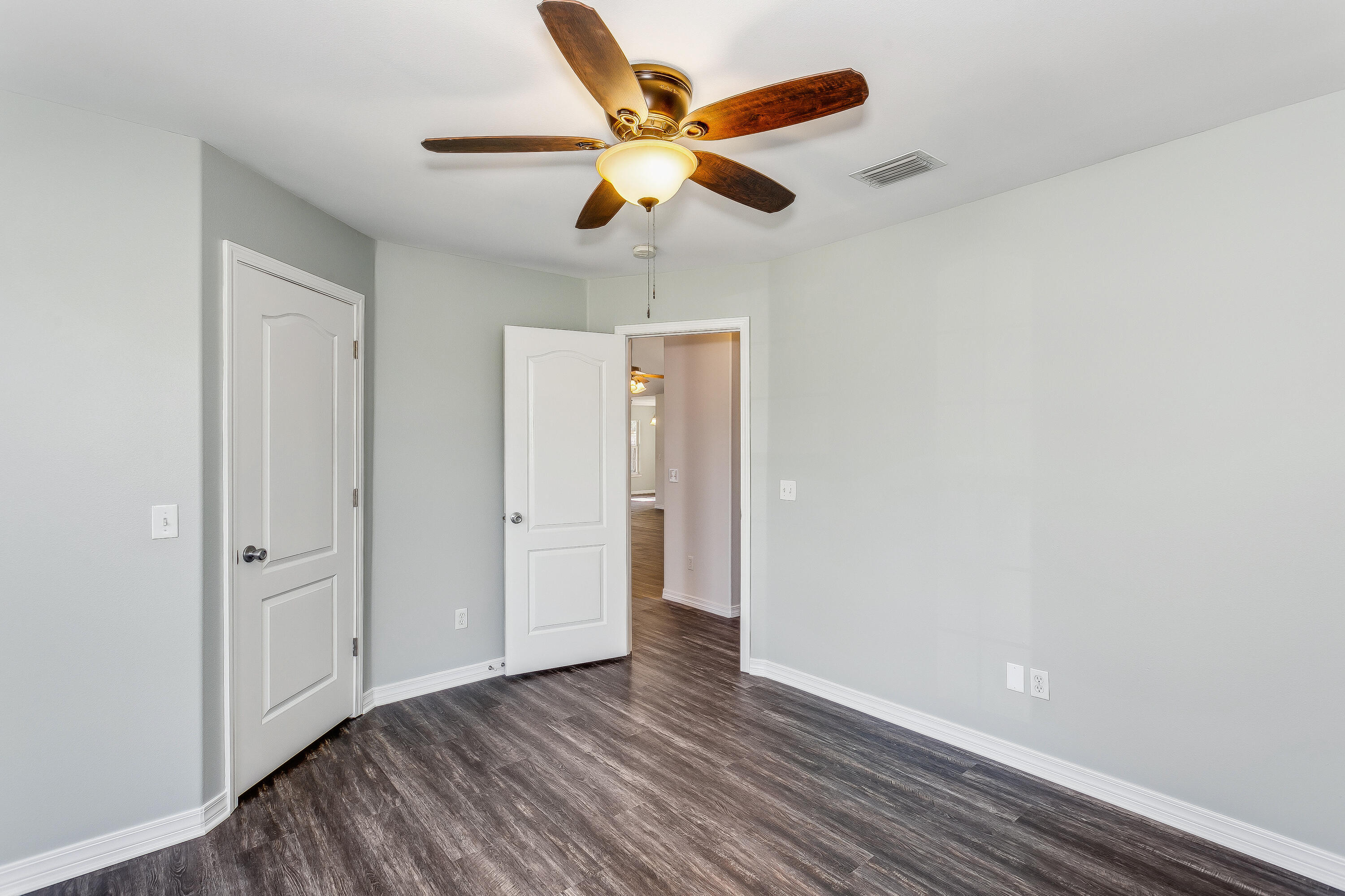 QUAYSIDE VILLAGE PH III - Residential