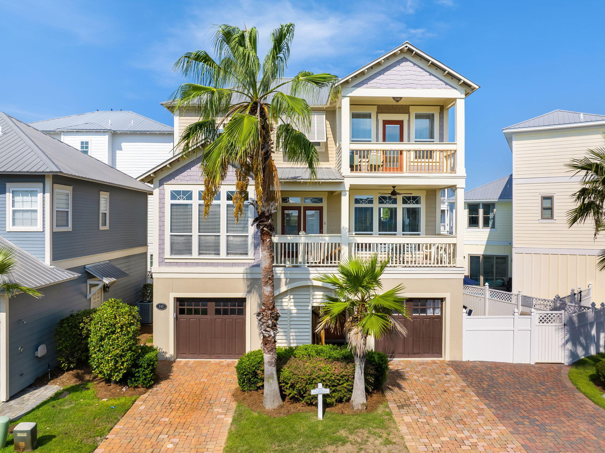 EMERALD WATERS VILLAGE - Residential