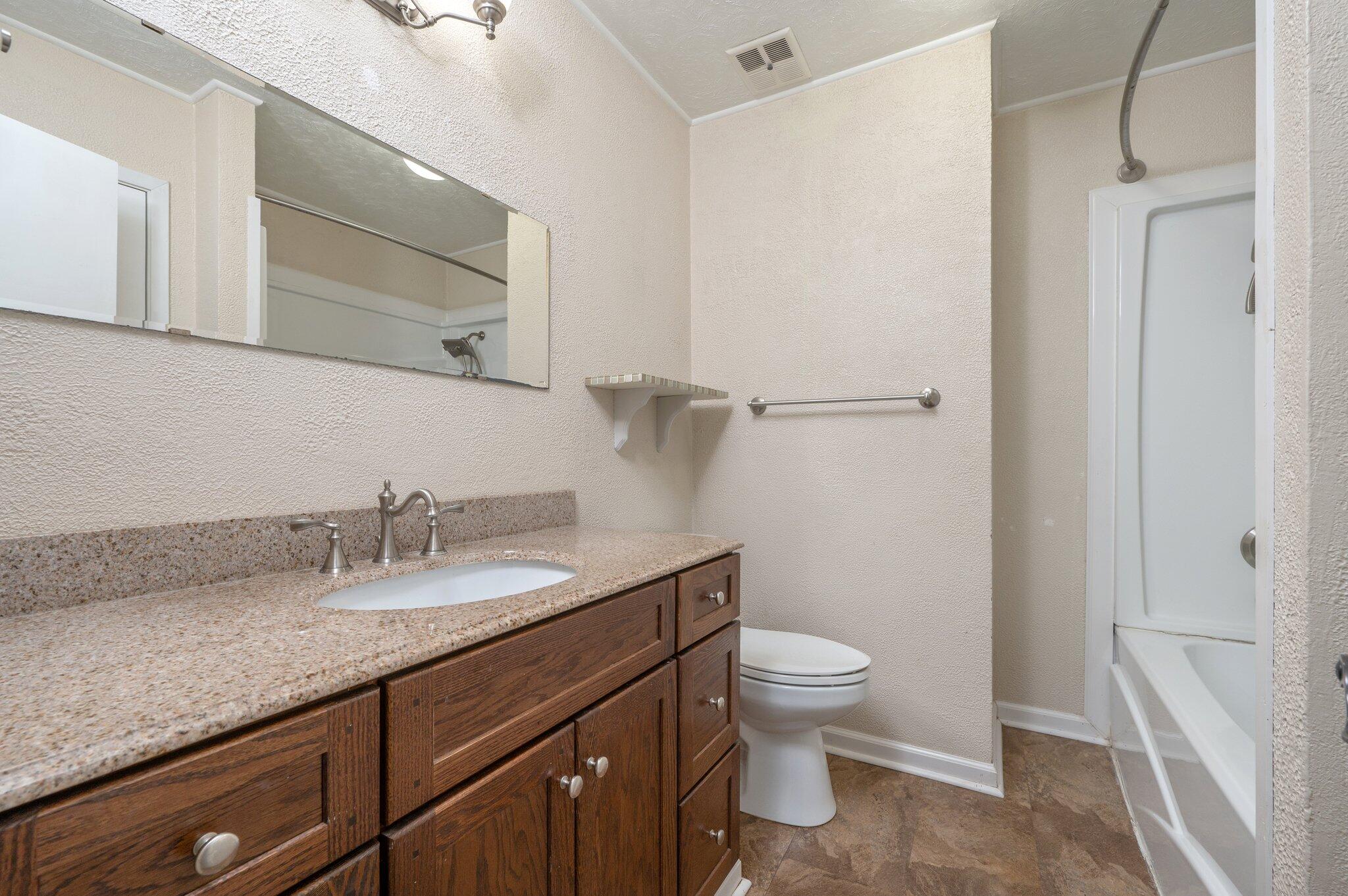 CREEKSIDE 3 - Residential Lease