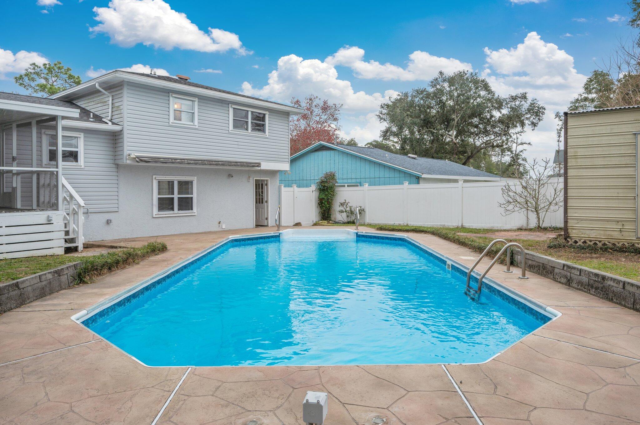 CREEKSIDE 3 - Residential Lease