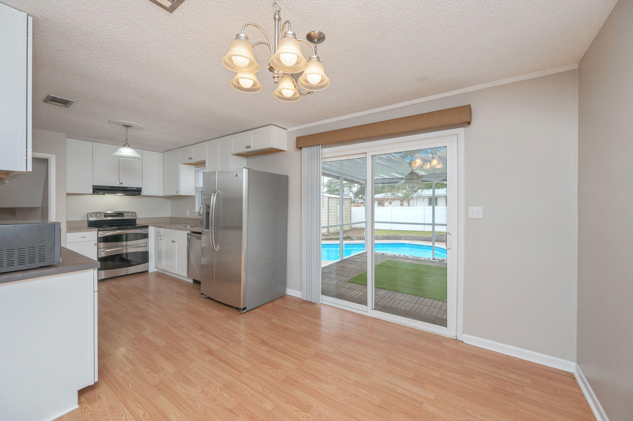 CREEKSIDE 3 - Residential Lease