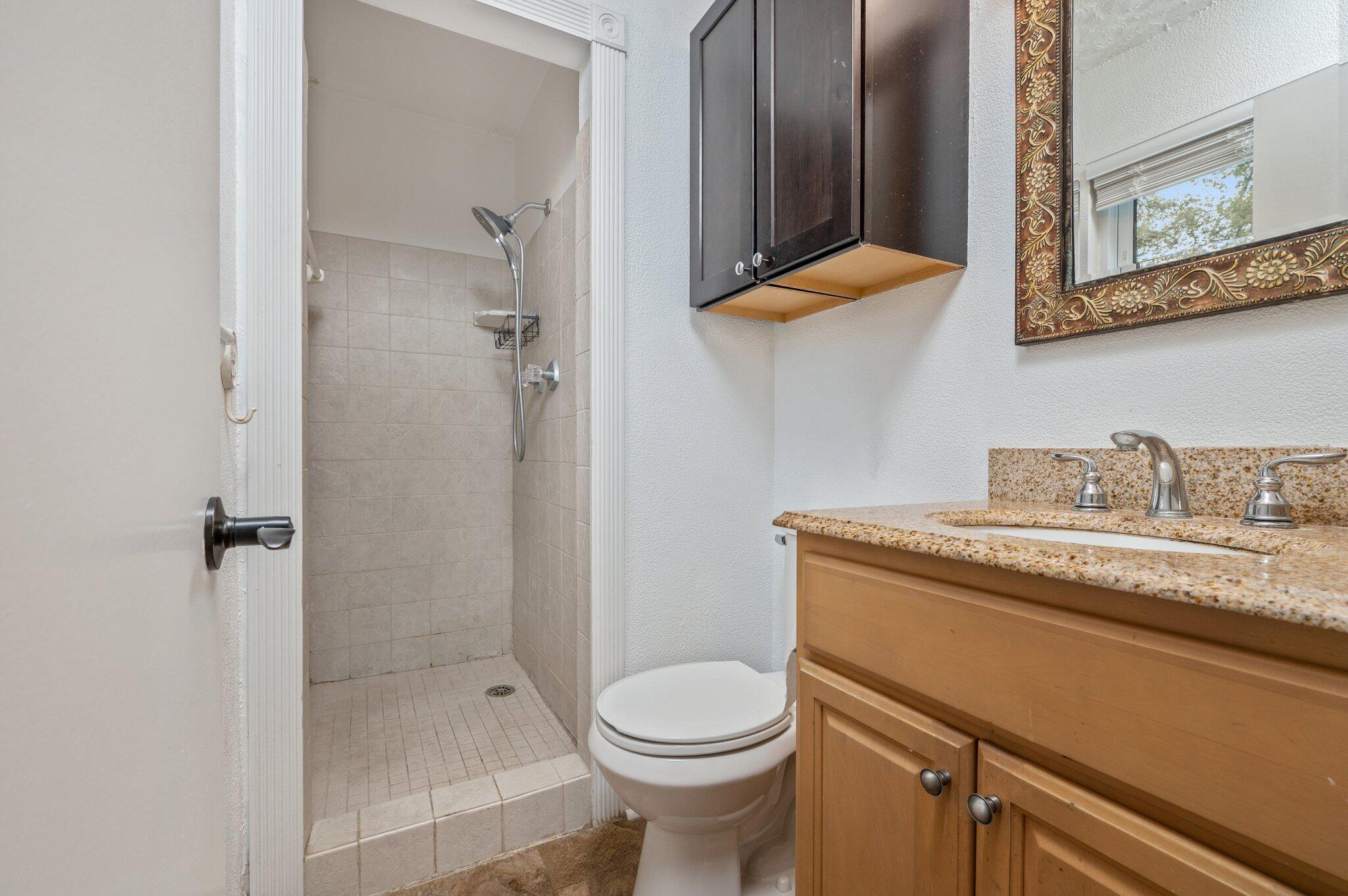 CREEKSIDE 3 - Residential Lease