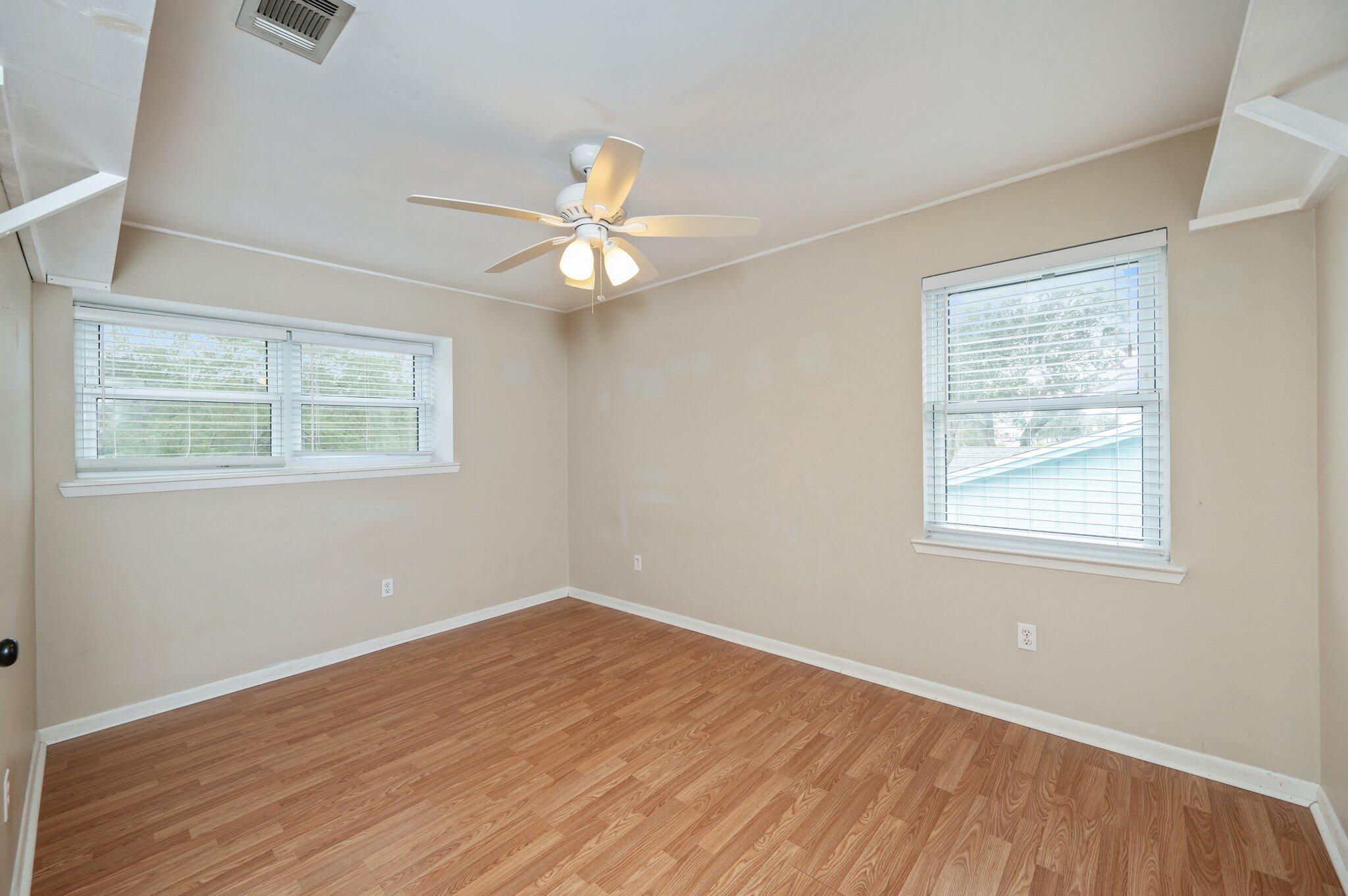 CREEKSIDE 3 - Residential Lease