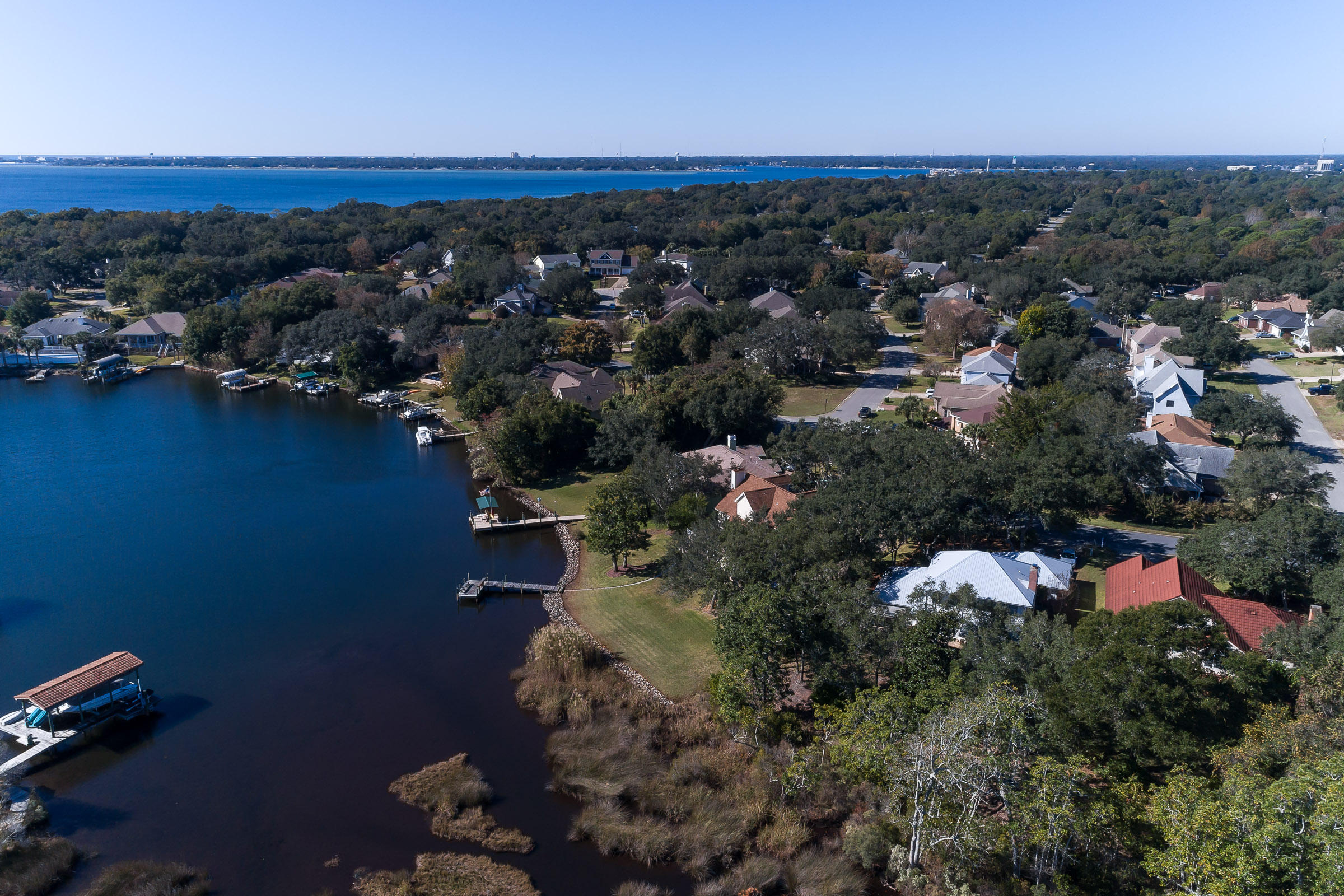 LAKE POINTE - Residential