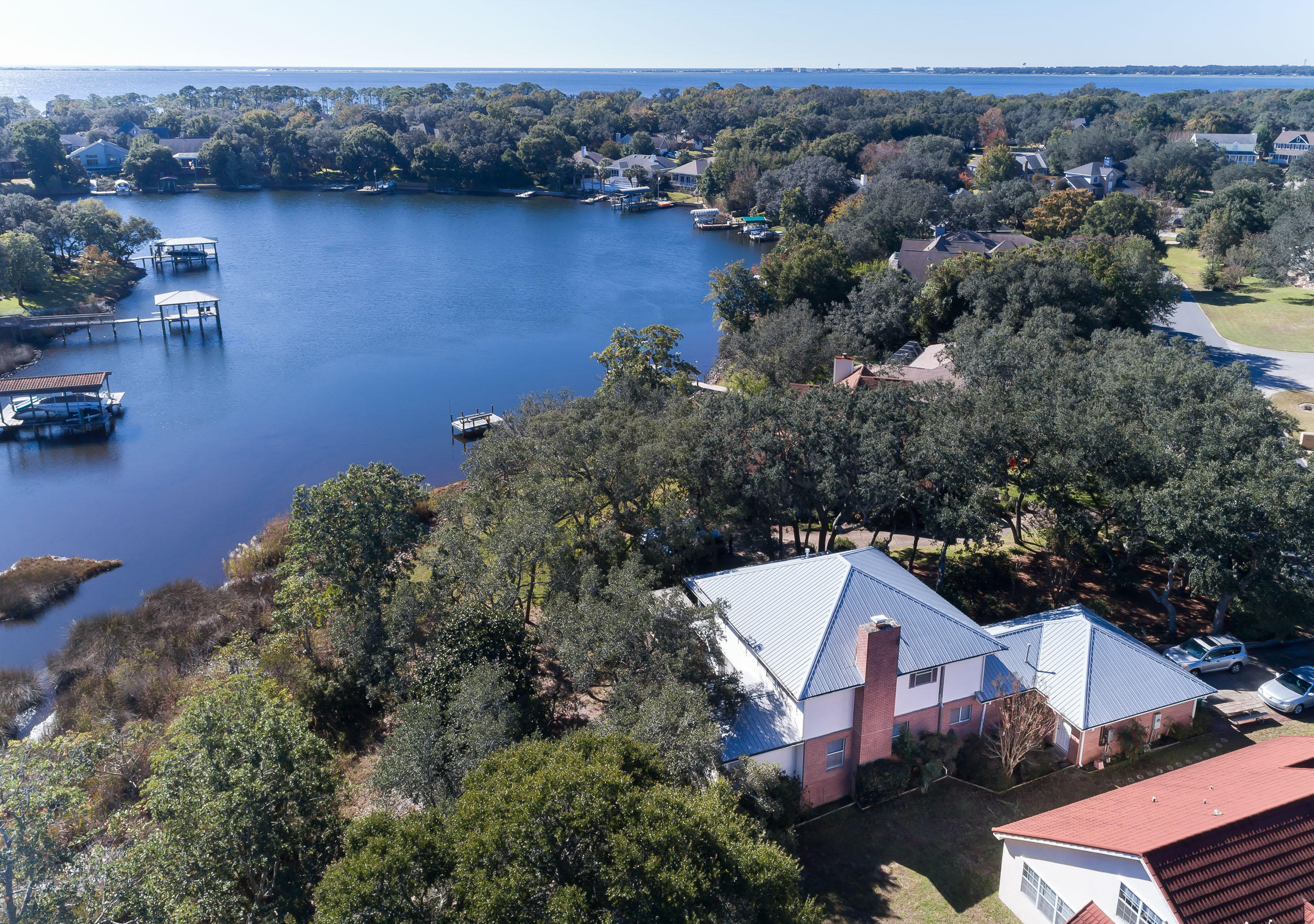 LAKE POINTE - Residential