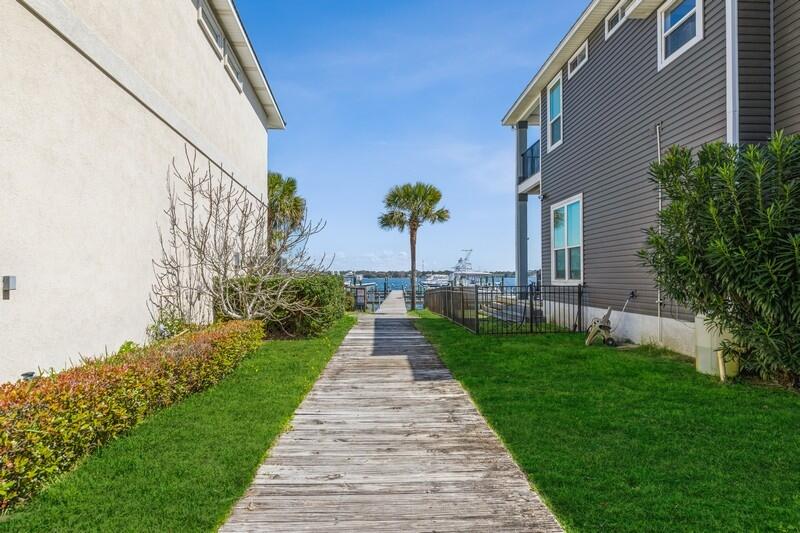PALM HARBOR MARINA - Residential