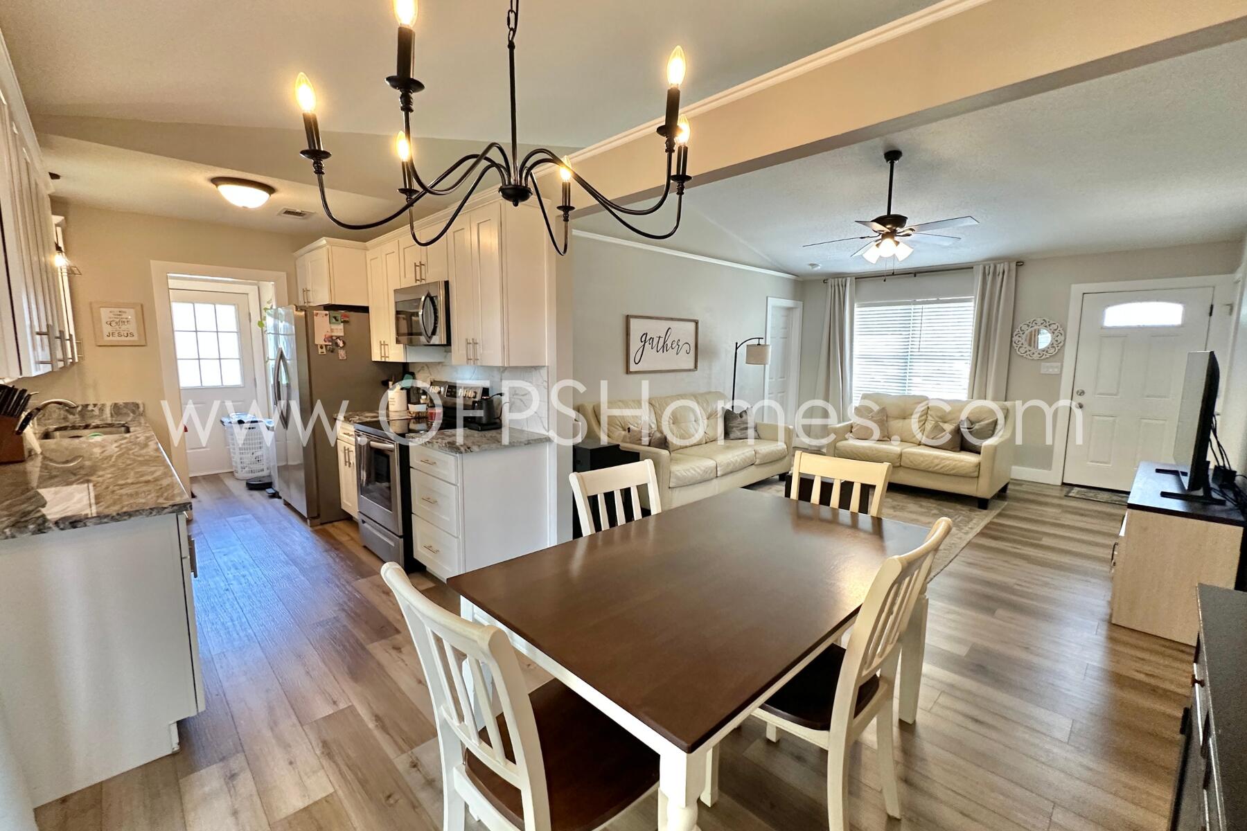 CASA LOMA S/D - Residential Lease