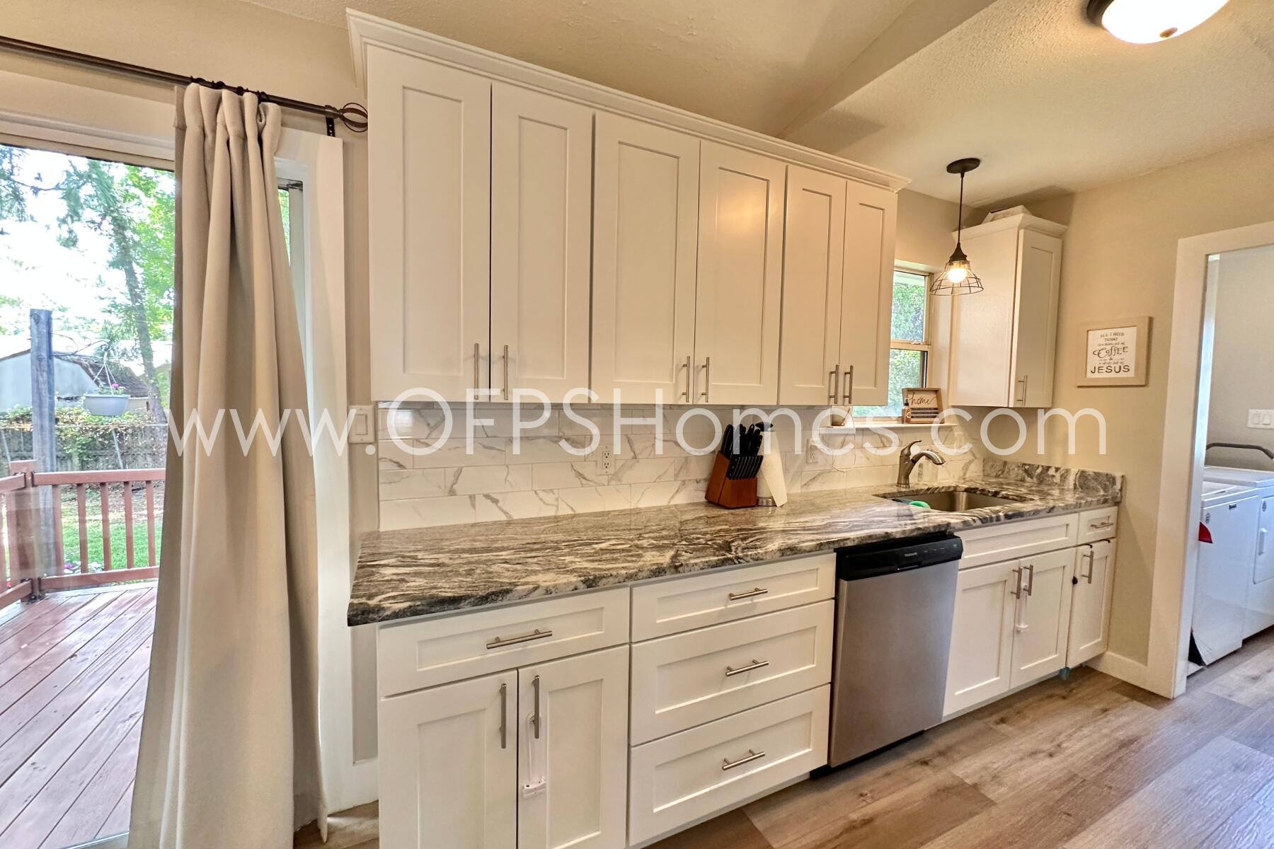 CASA LOMA S/D - Residential Lease