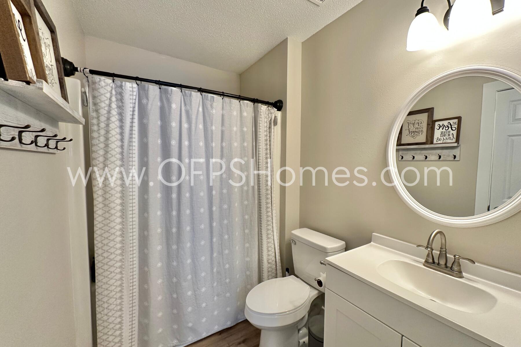 CASA LOMA S/D - Residential Lease