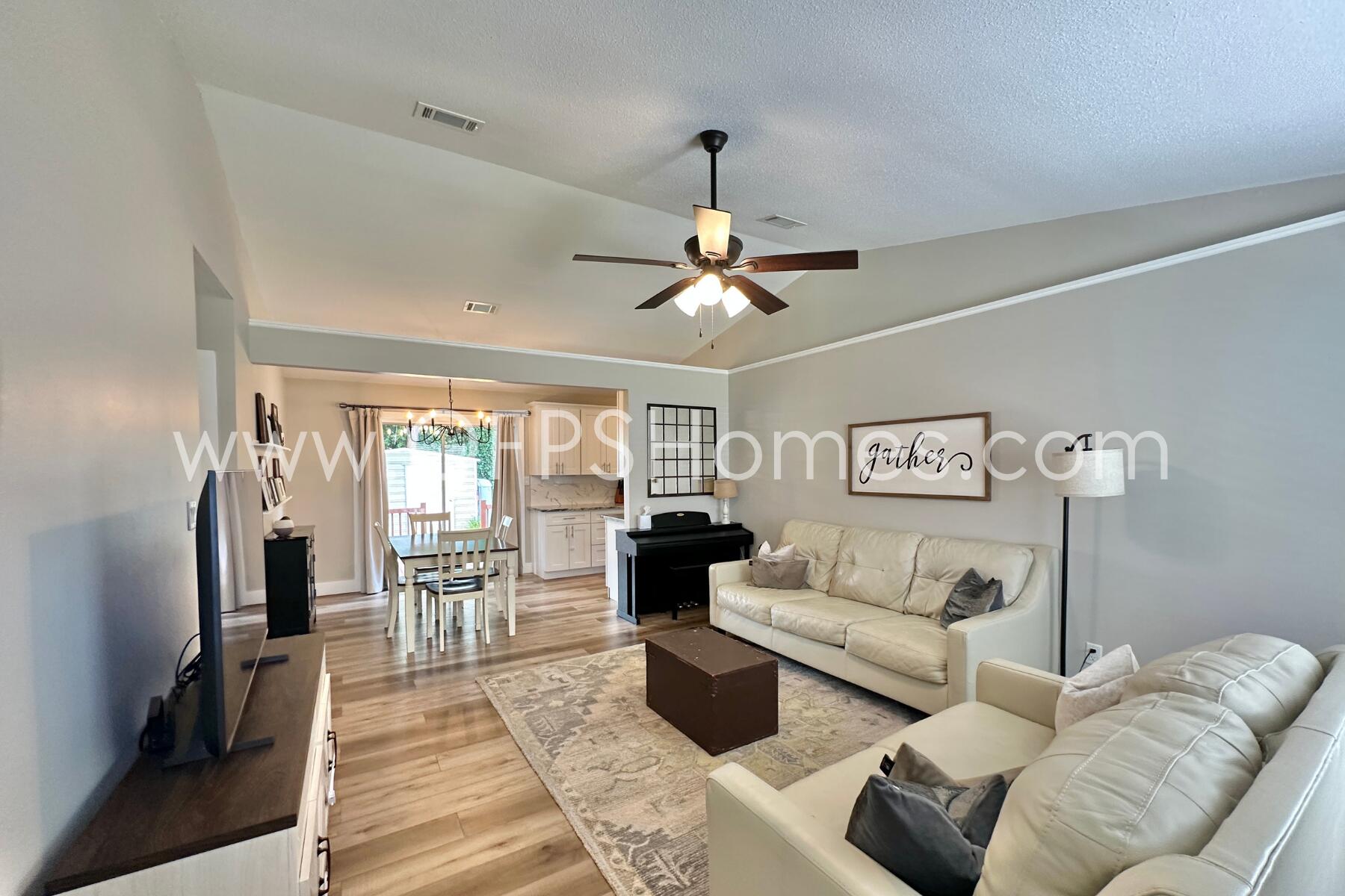 CASA LOMA S/D - Residential Lease