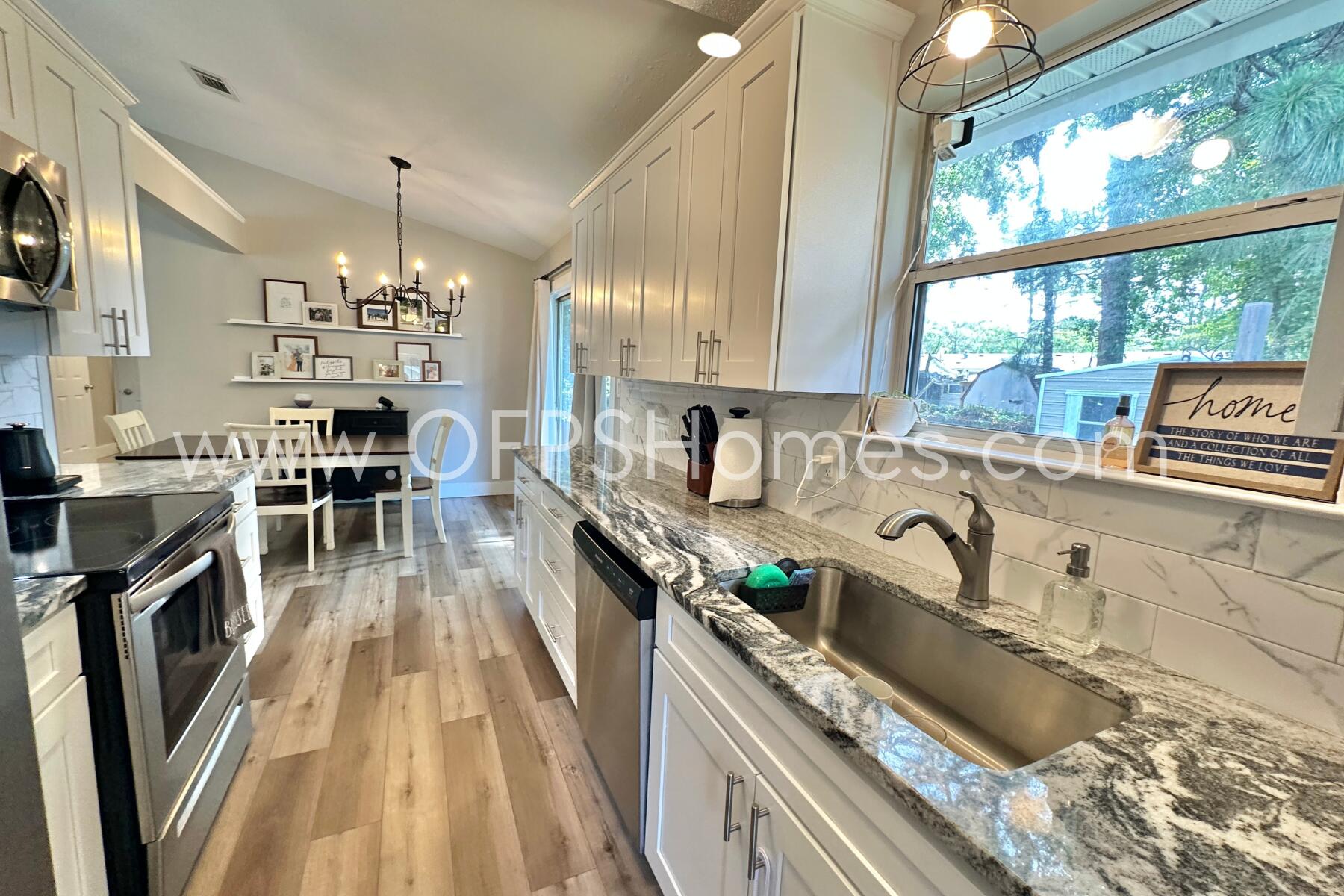 CASA LOMA S/D - Residential Lease