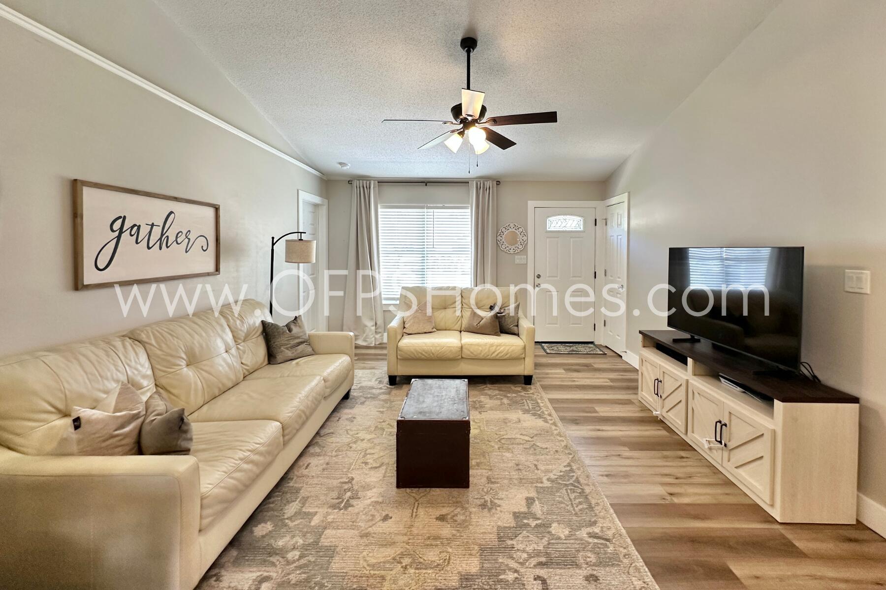 CASA LOMA S/D - Residential Lease