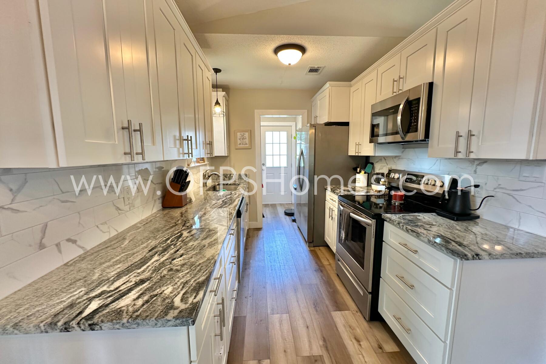 CASA LOMA S/D - Residential Lease