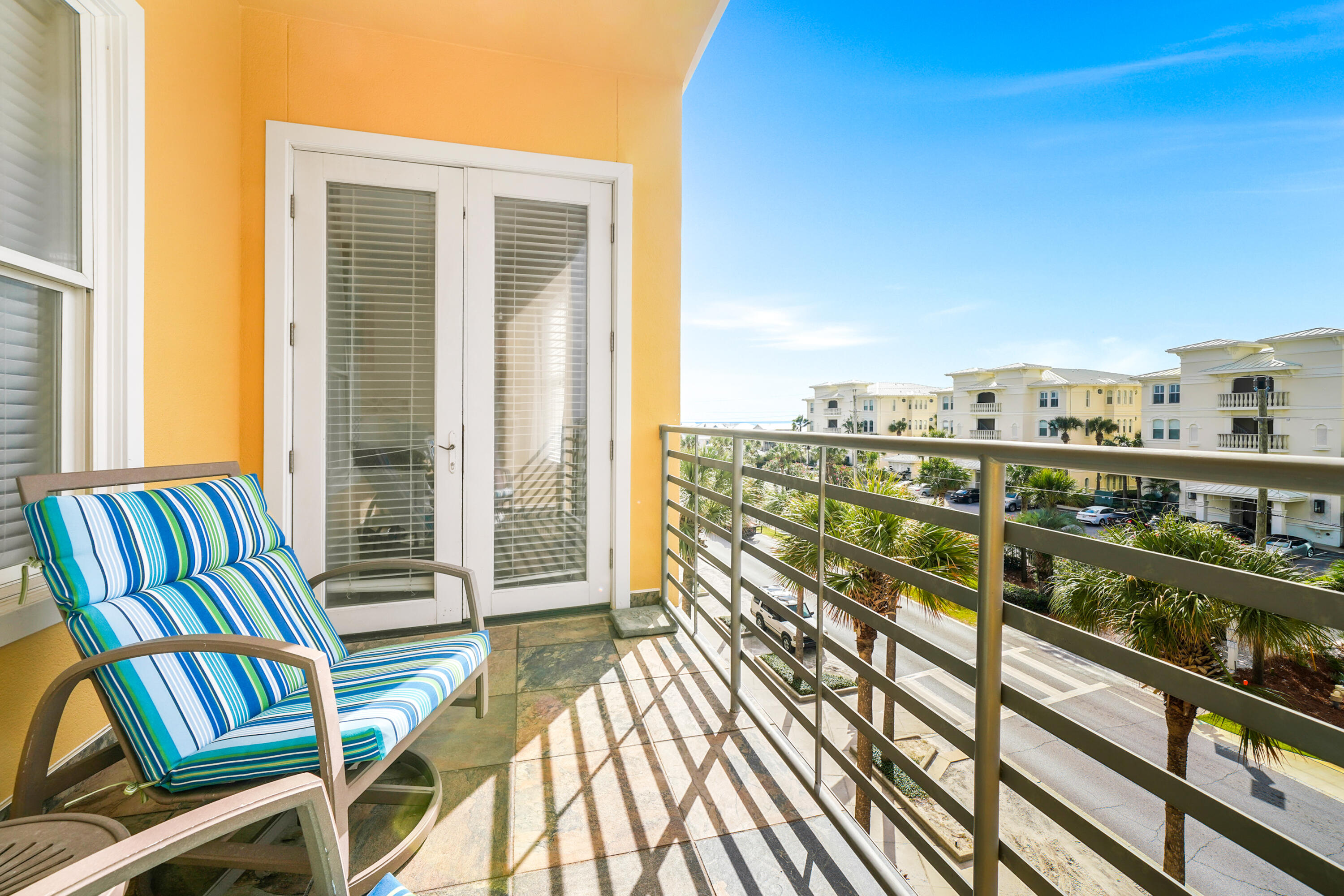 INN AT GULF PLACE - Residential