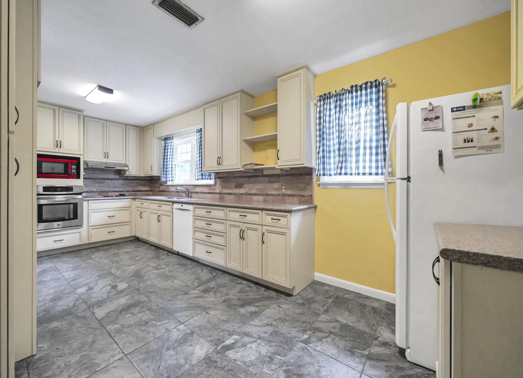 03-1S-19-23000-005-0010 - Residential