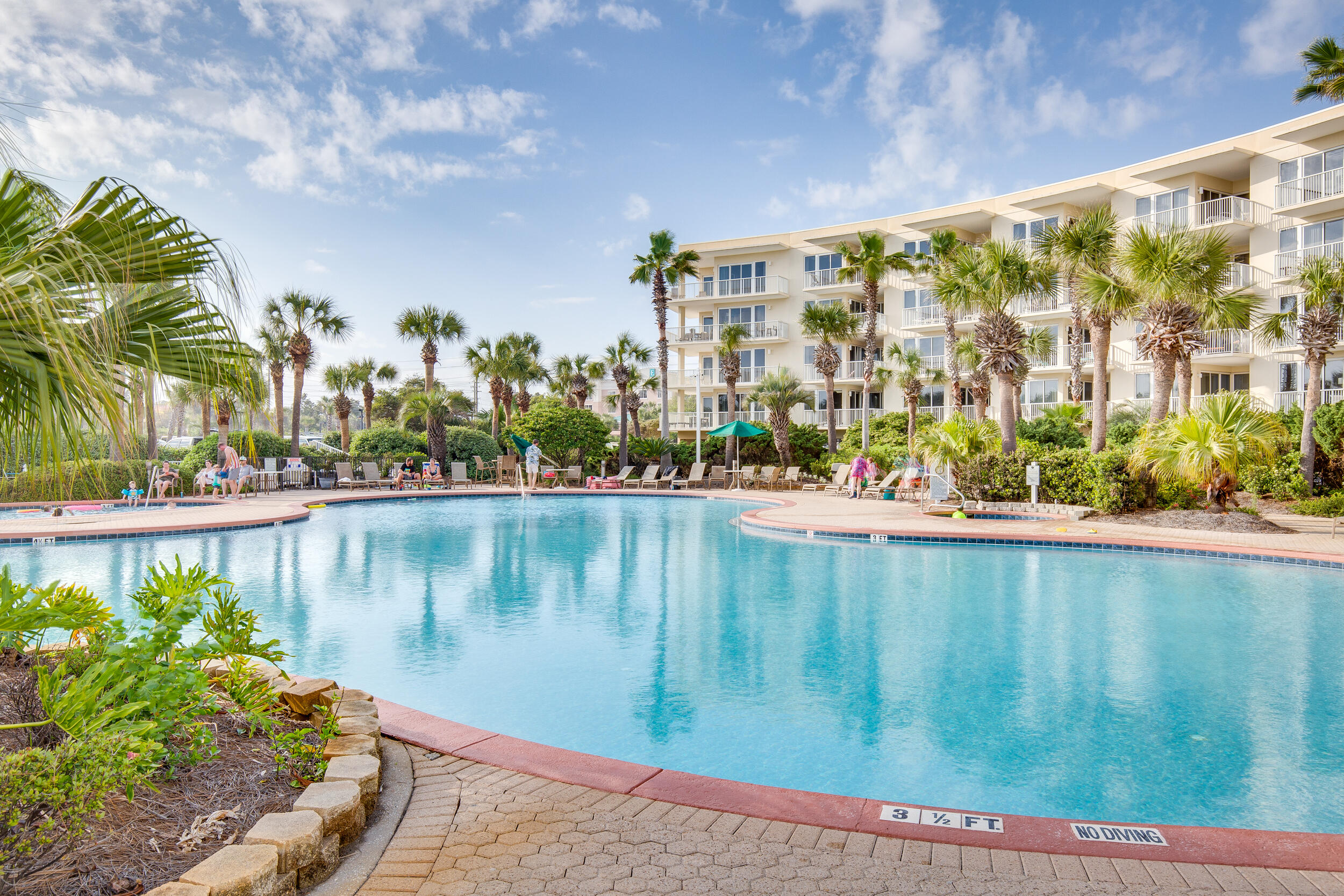 CRESCENT AT MIRAMAR BEACH THE - Residential