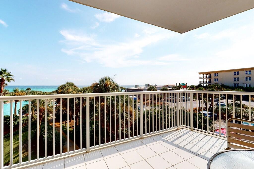 CRESCENT AT MIRAMAR BEACH THE - Residential