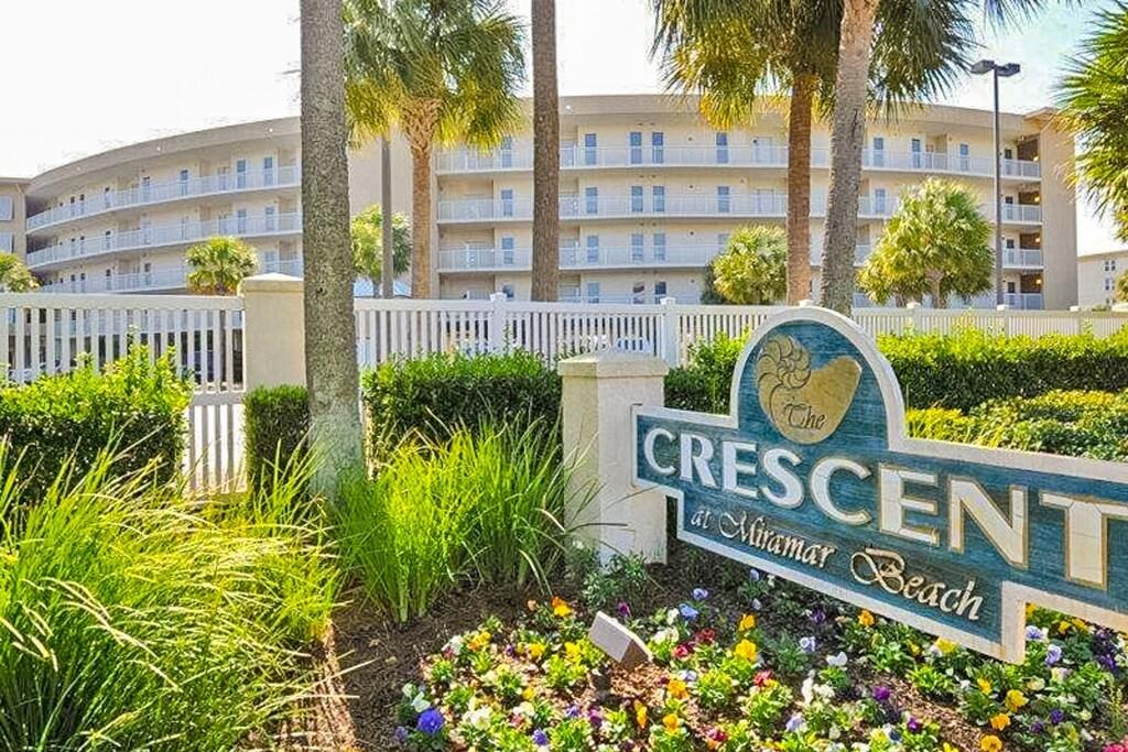CRESCENT AT MIRAMAR BEACH THE - Residential
