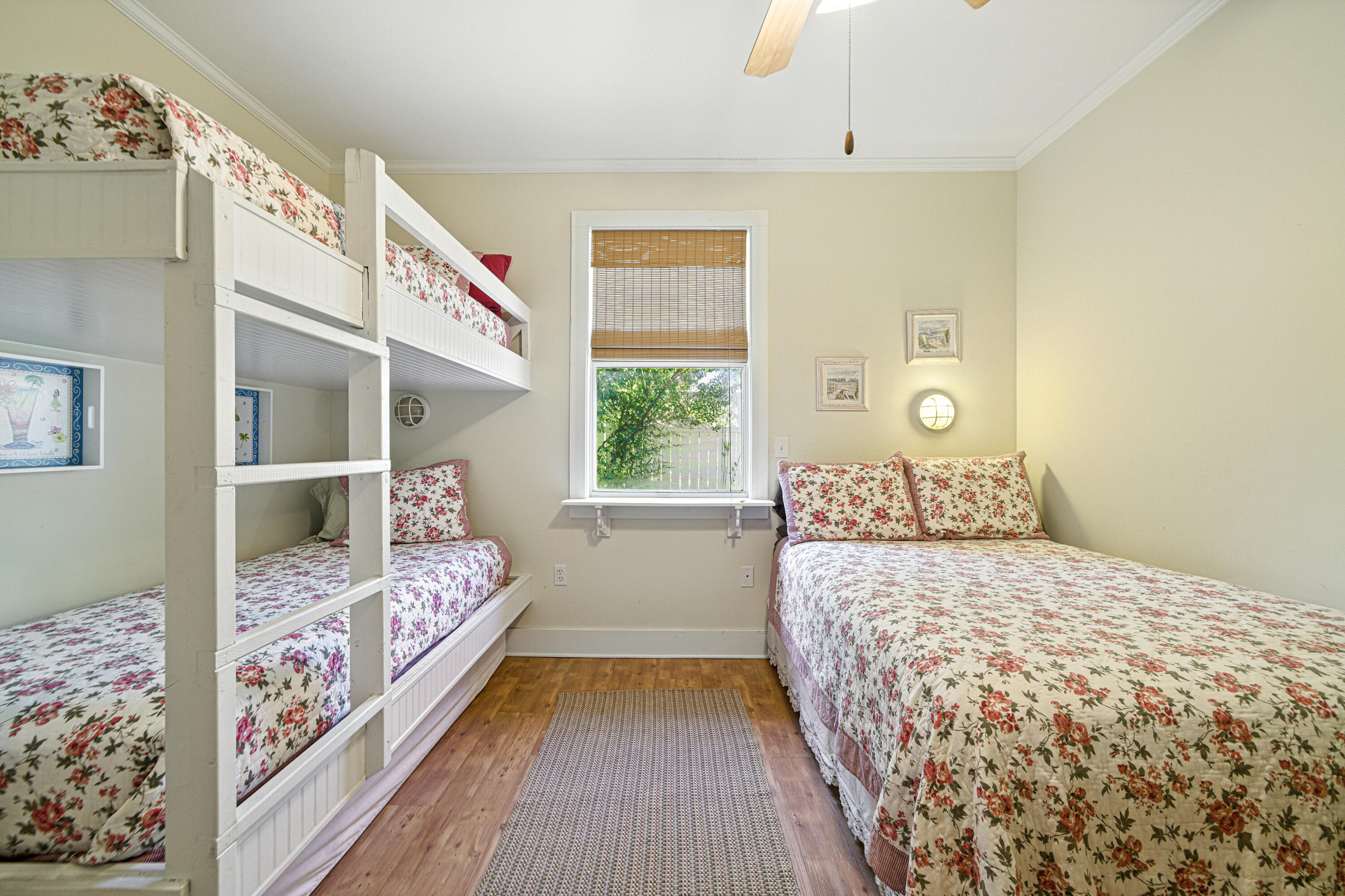 CRYSTAL BEACH COTTAGES - Residential