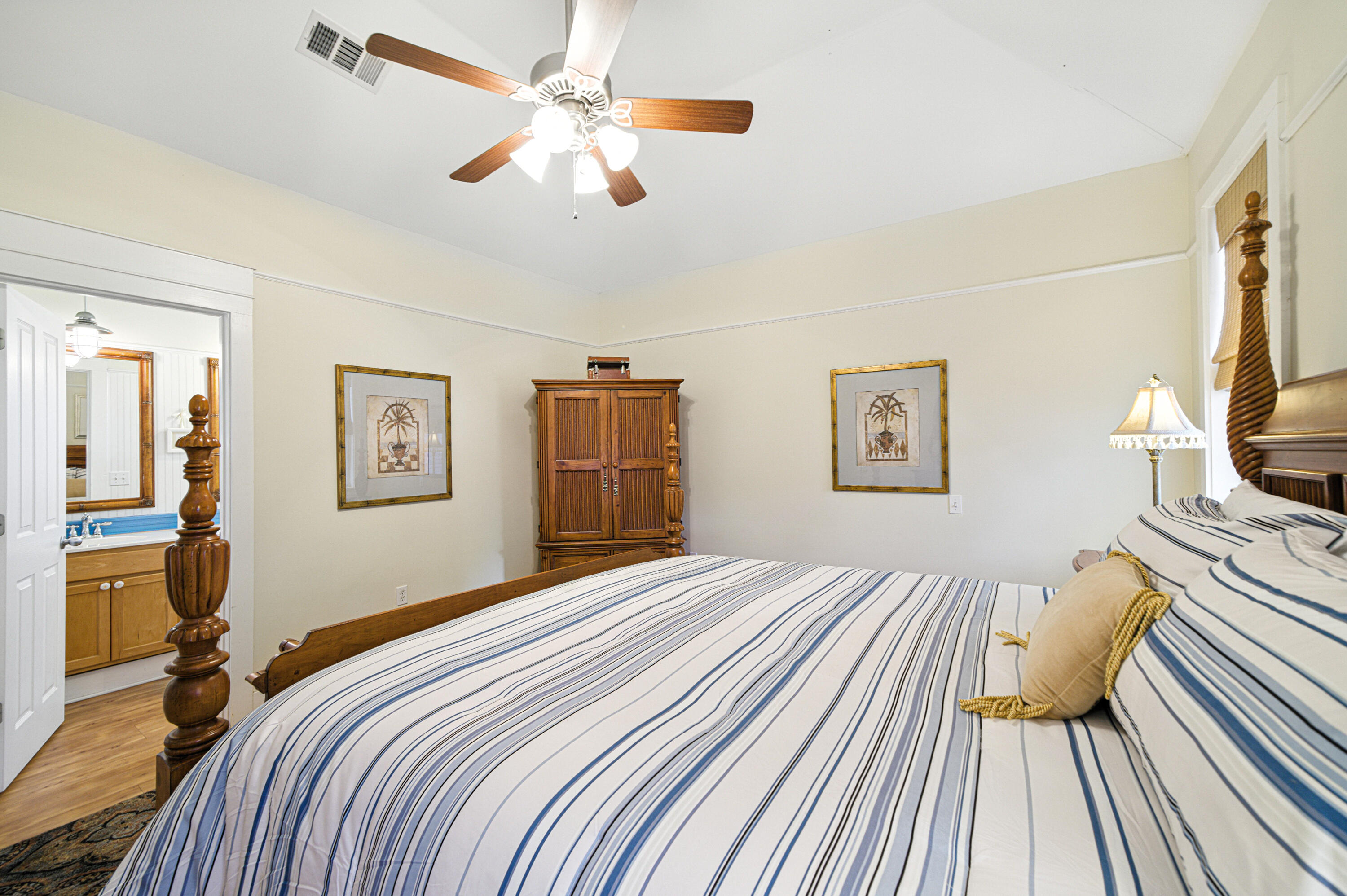 CRYSTAL BEACH COTTAGES - Residential