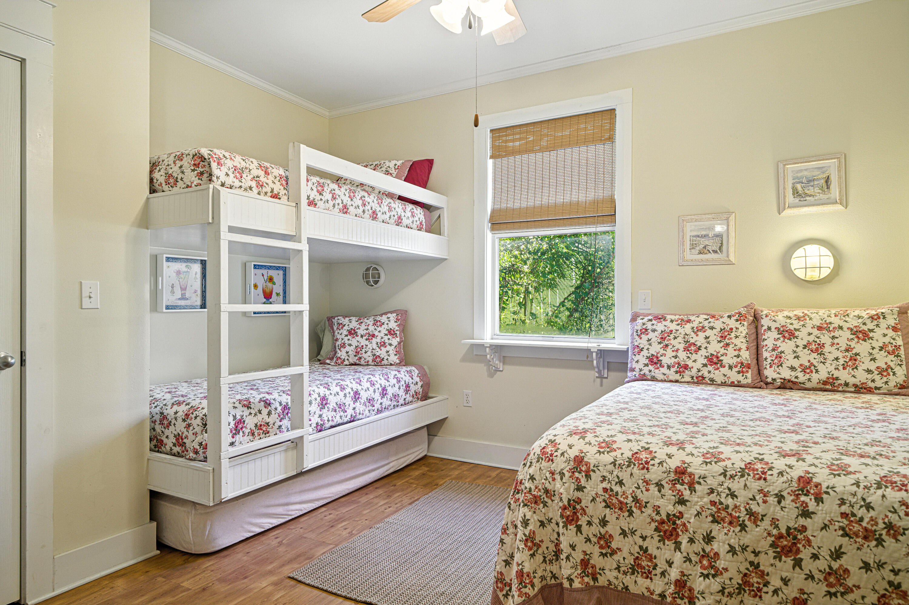 CRYSTAL BEACH COTTAGES - Residential