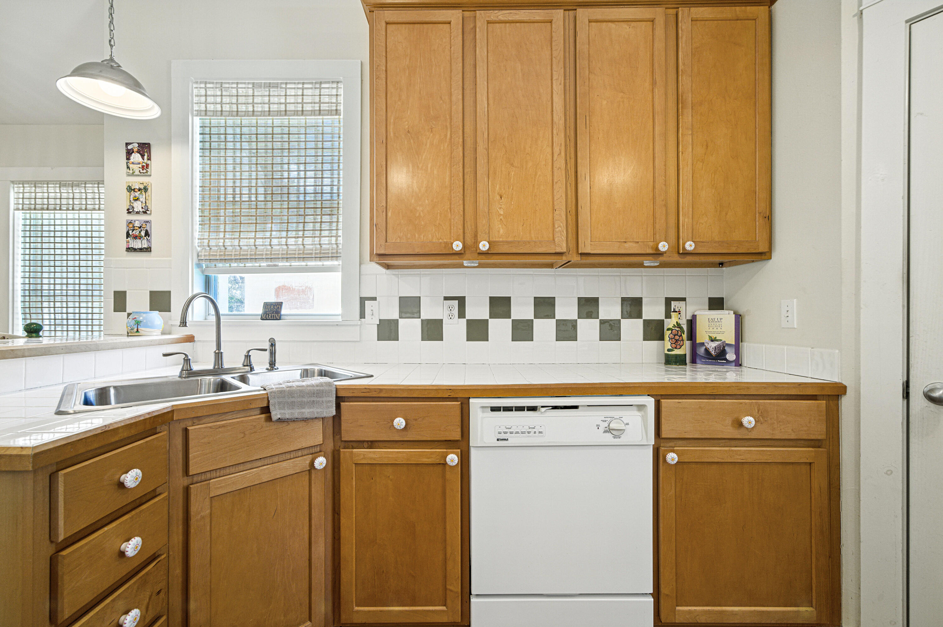 CRYSTAL BEACH COTTAGES - Residential