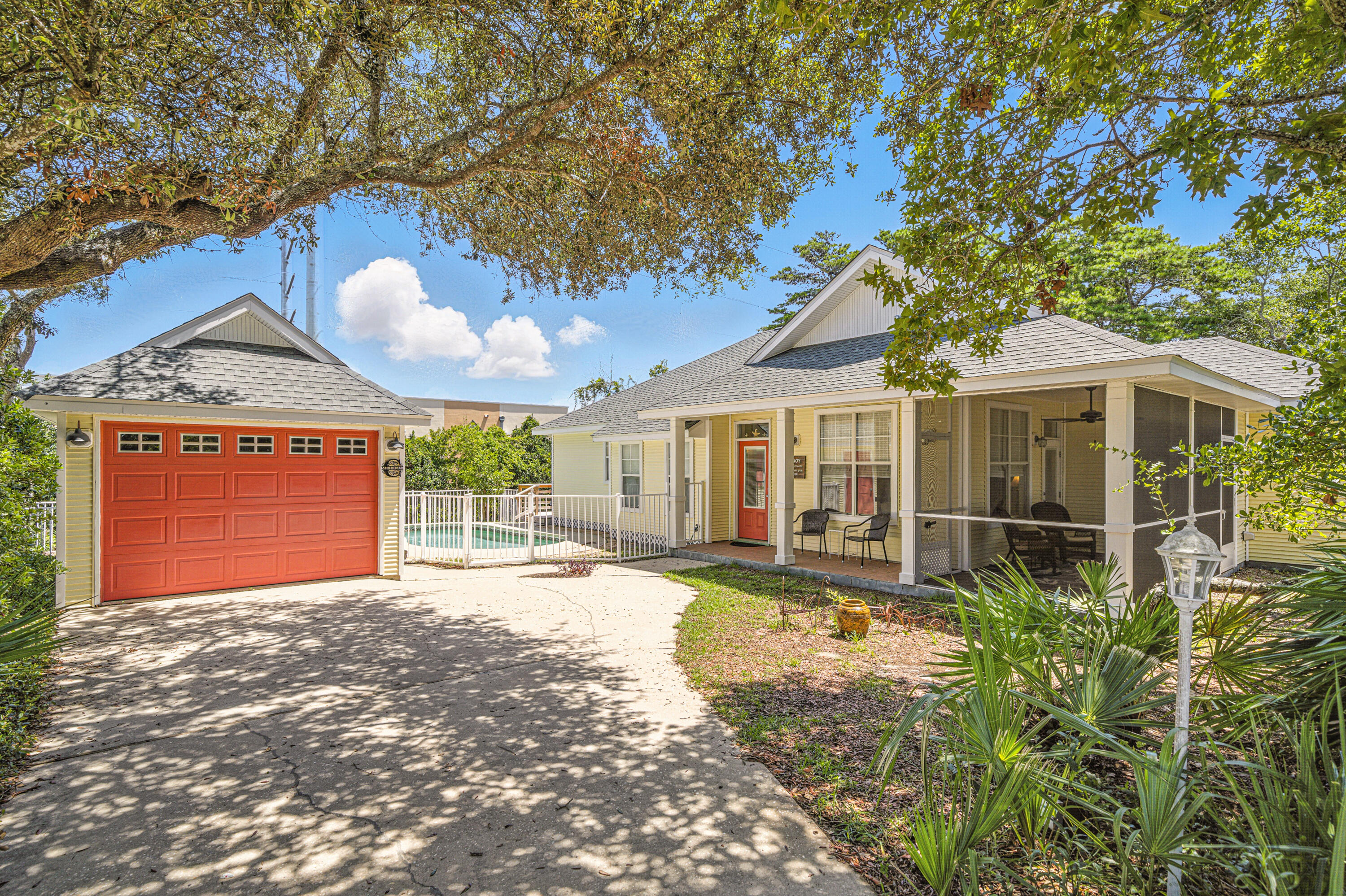 CRYSTAL BEACH COTTAGES - Residential