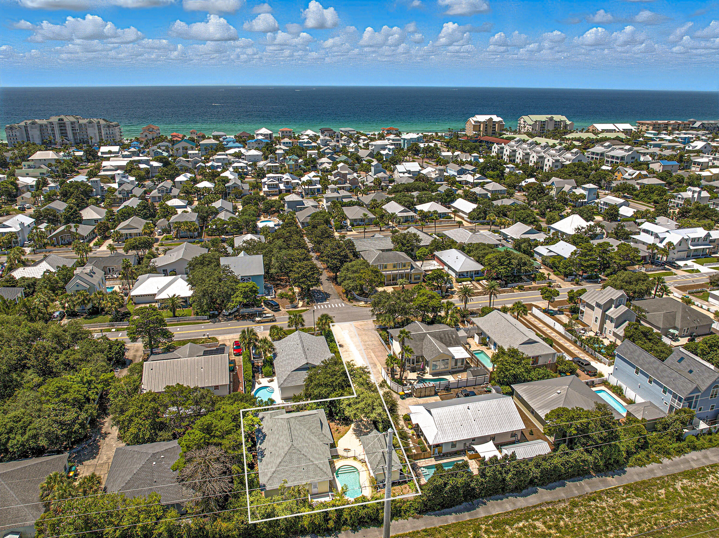 CRYSTAL BEACH COTTAGES - Residential