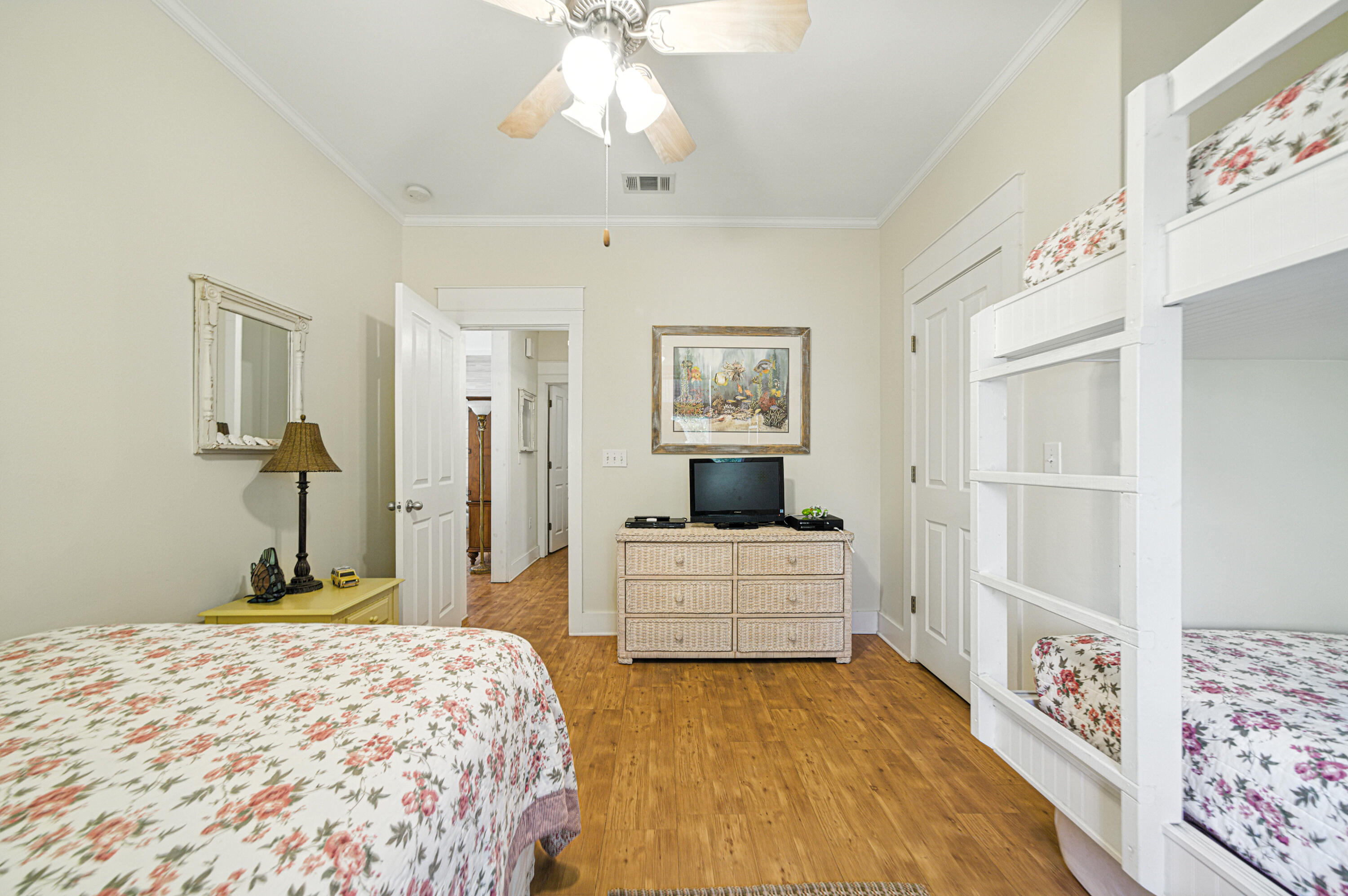 CRYSTAL BEACH COTTAGES - Residential