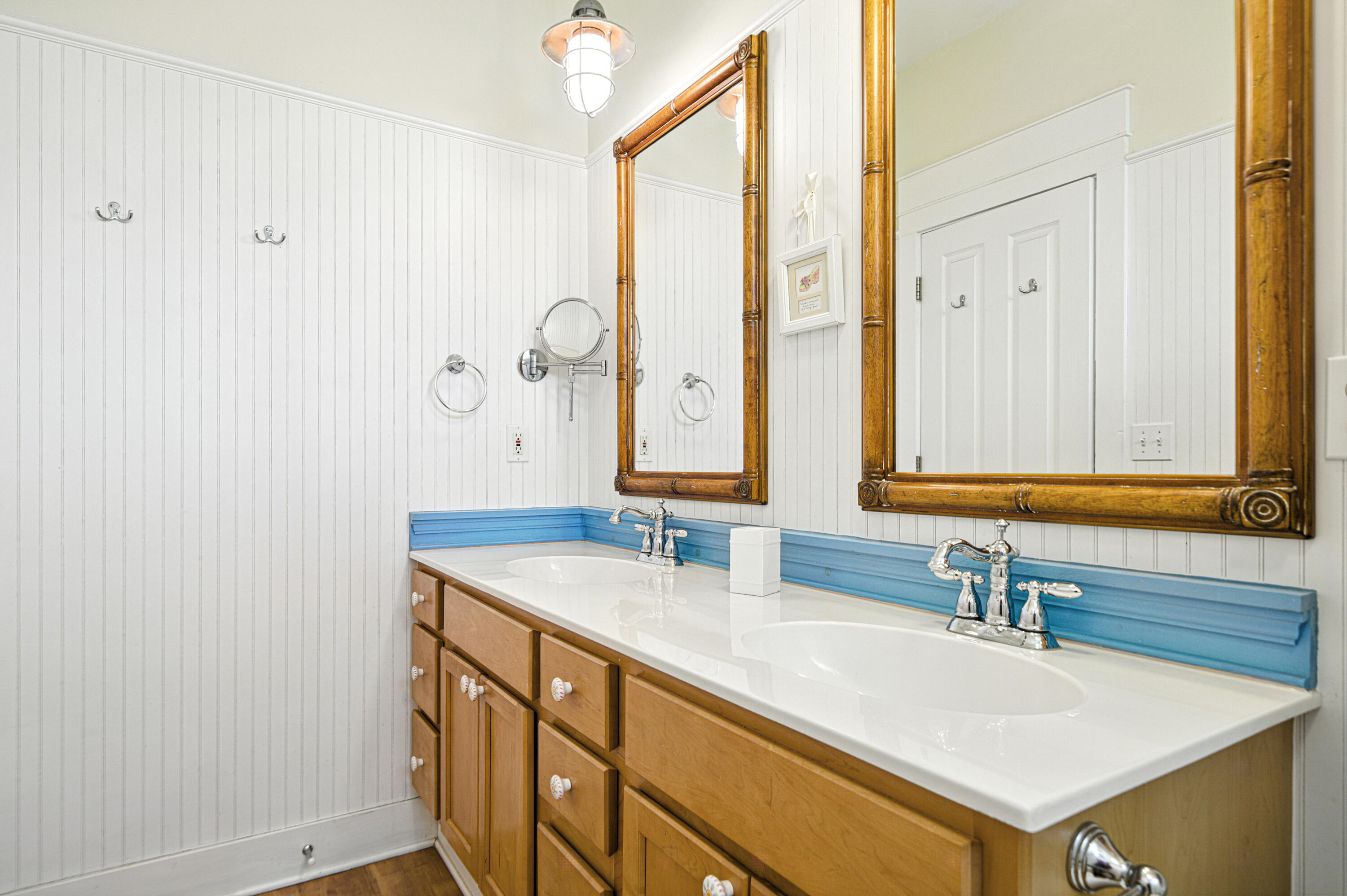 CRYSTAL BEACH COTTAGES - Residential