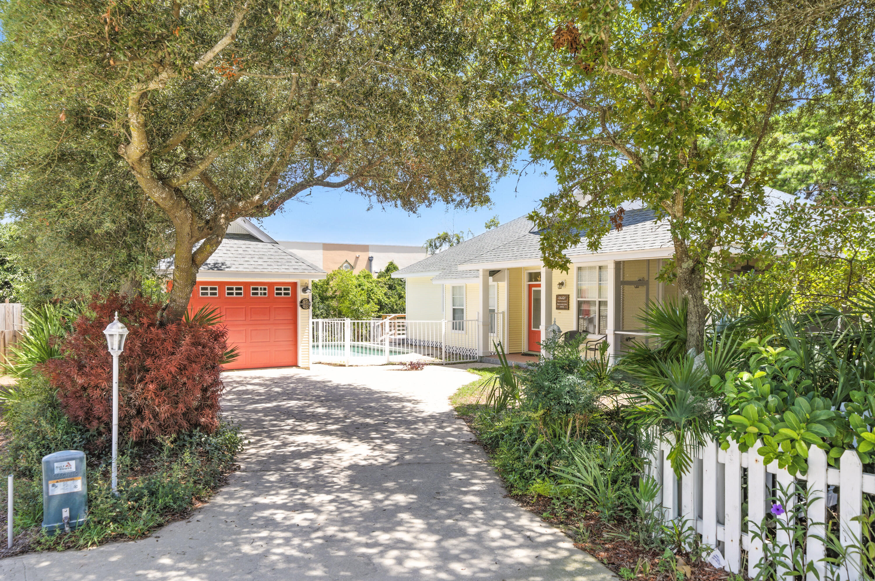 CRYSTAL BEACH COTTAGES - Residential