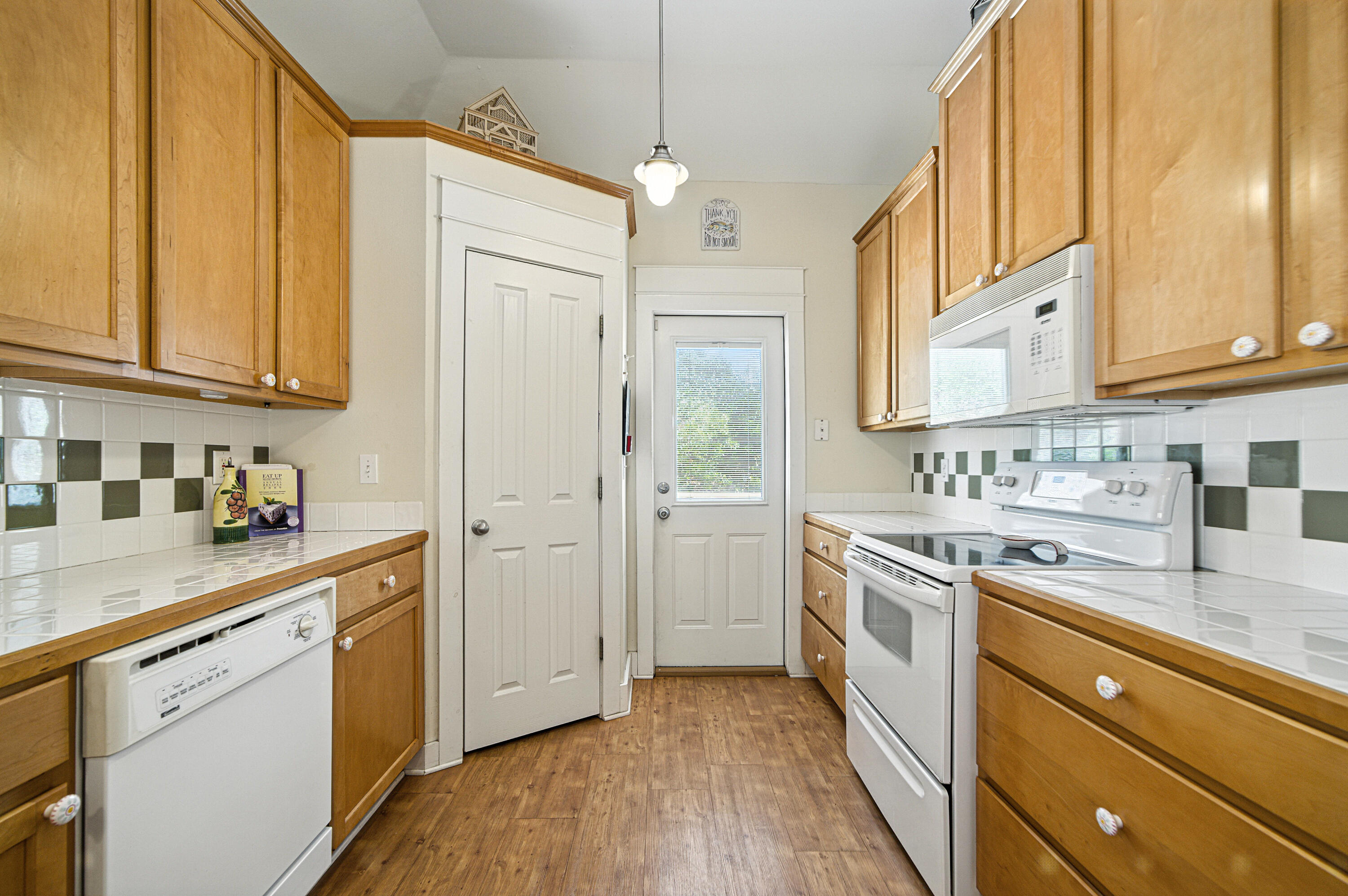 CRYSTAL BEACH COTTAGES - Residential