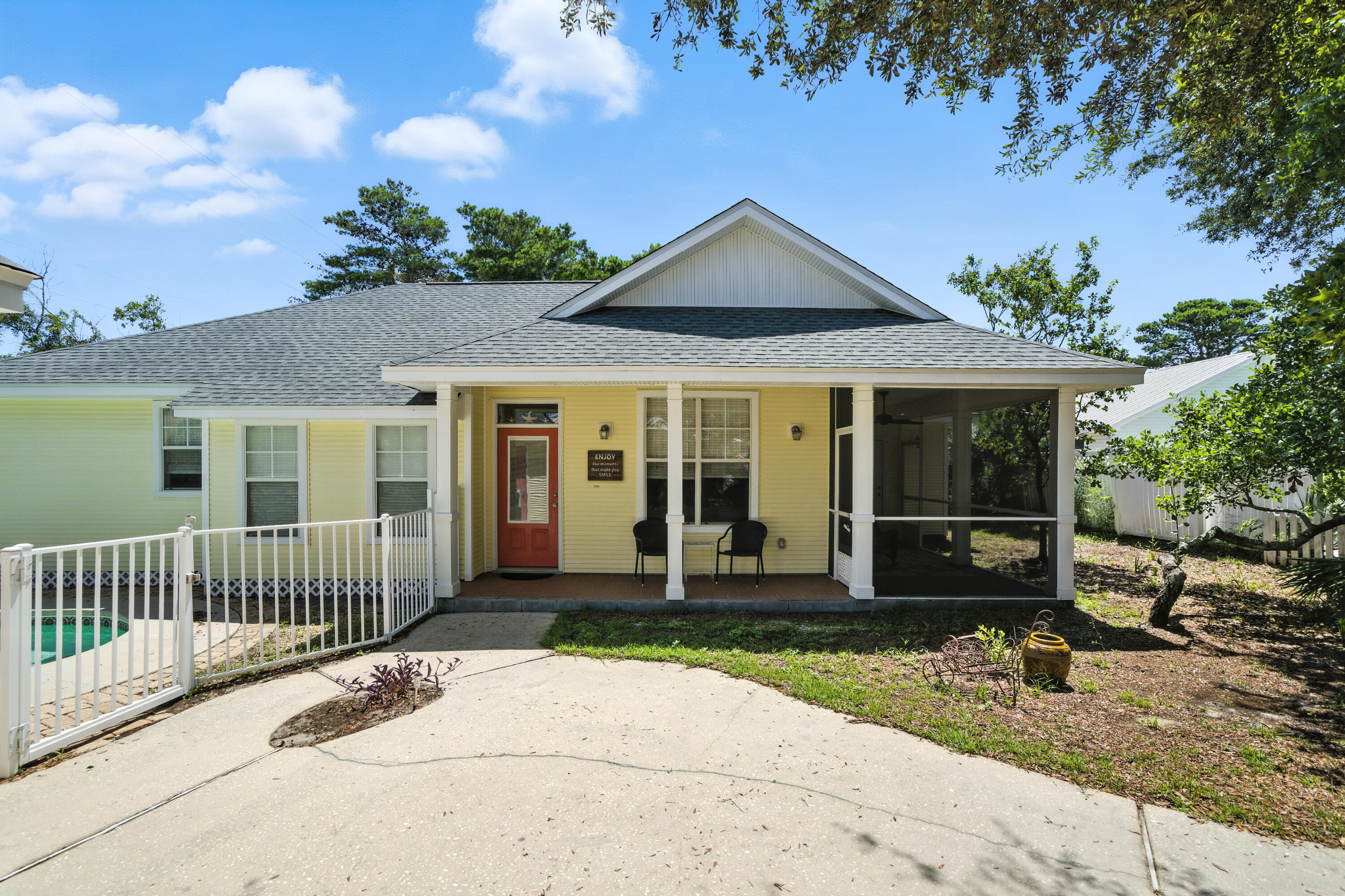 CRYSTAL BEACH COTTAGES - Residential