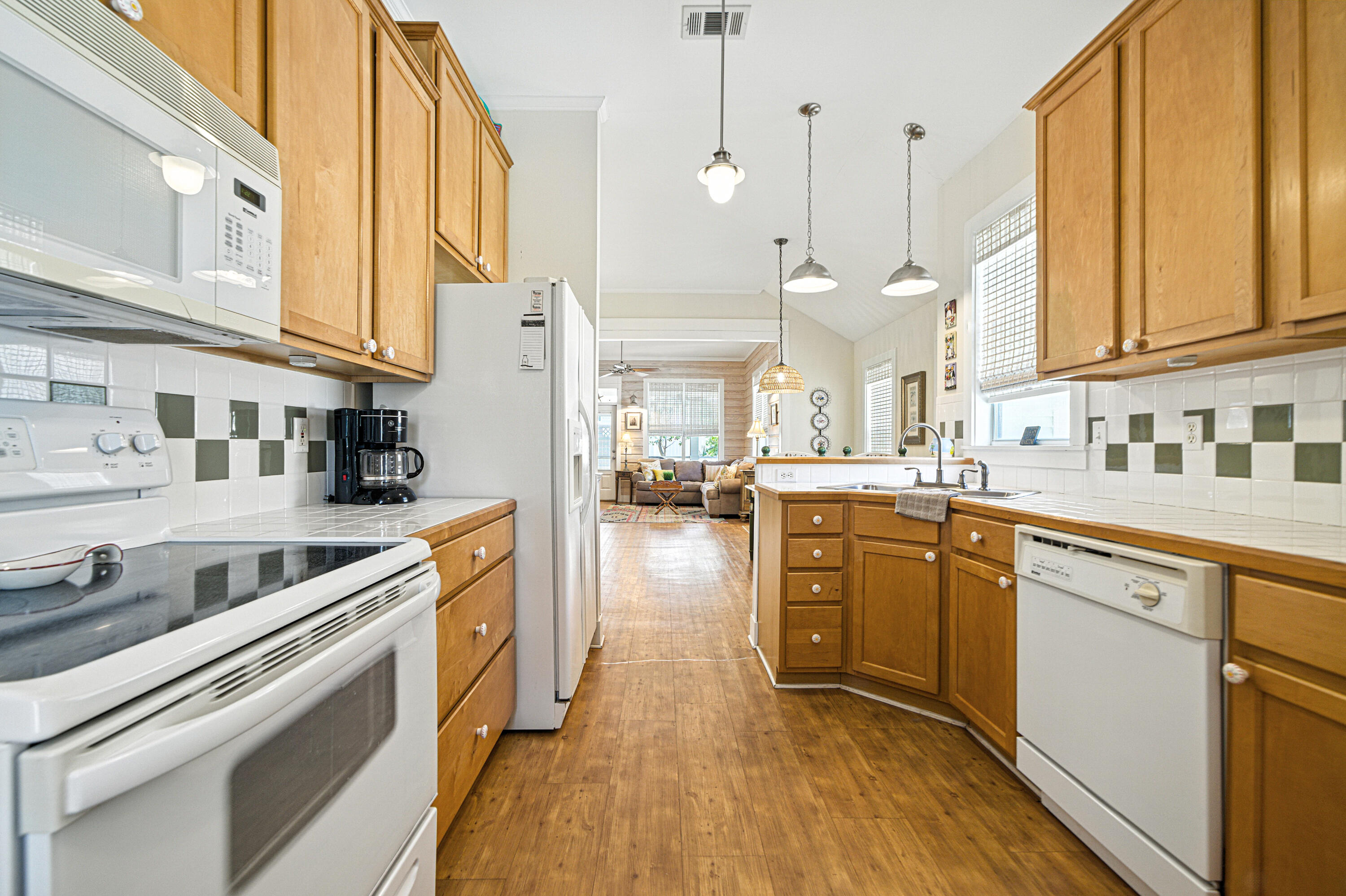 CRYSTAL BEACH COTTAGES - Residential