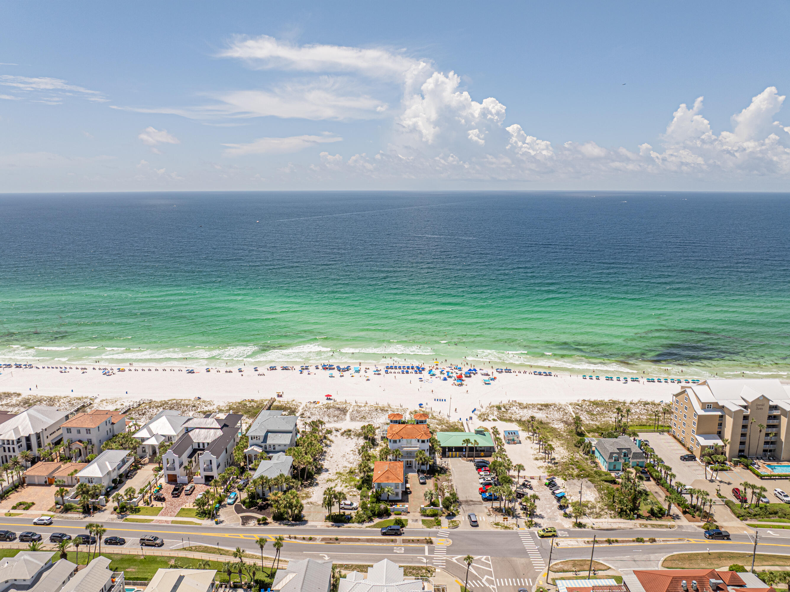CRYSTAL BEACH COTTAGES - Residential