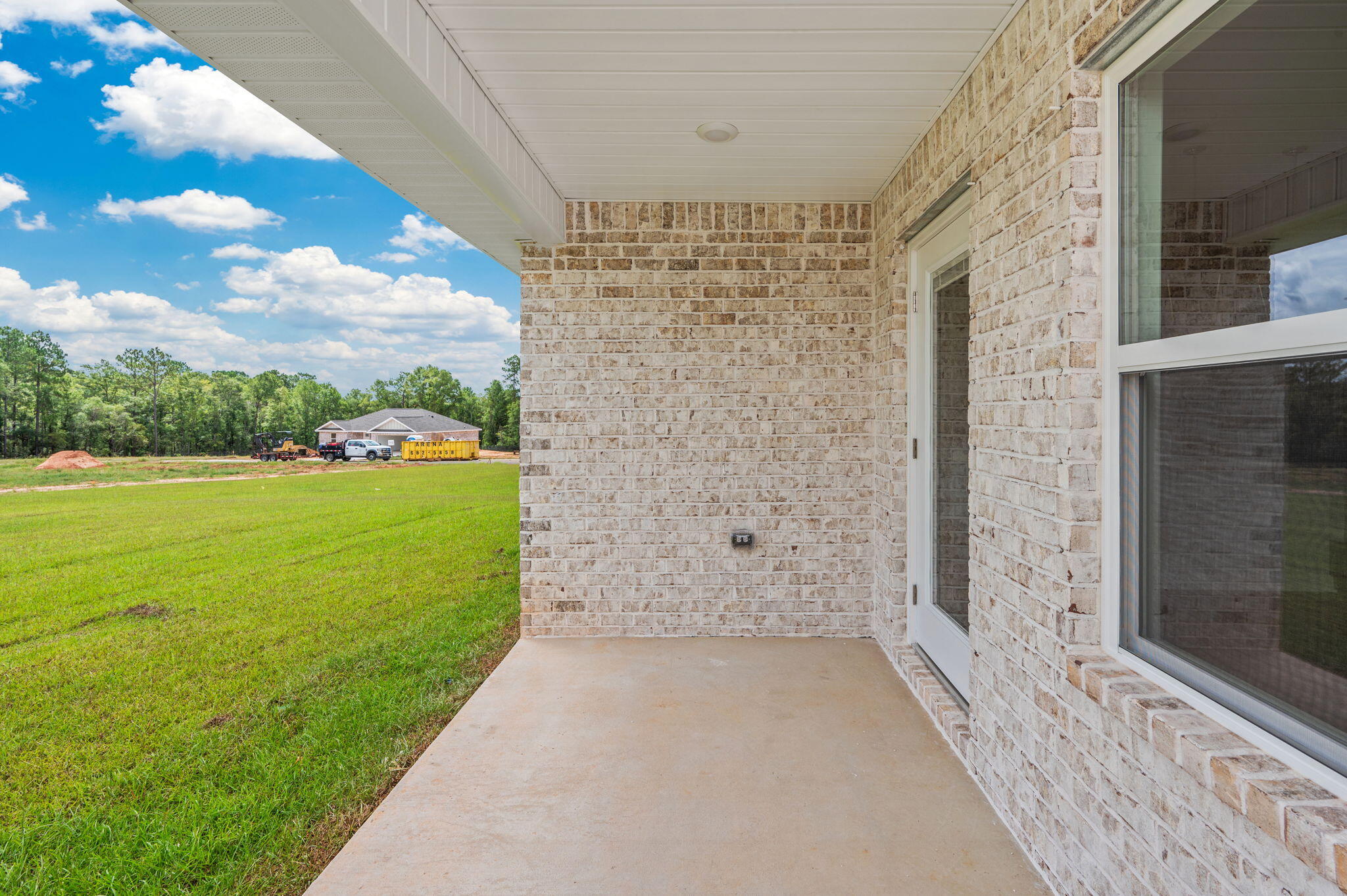 SOUTHERN DAY CHATEAU - Residential