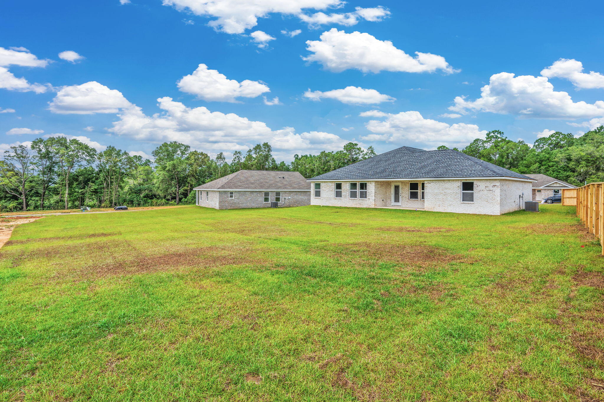 SOUTHERN DAY CHATEAU - Residential