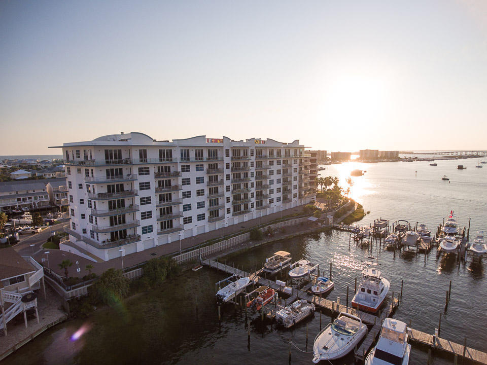 HARBOR LIGHTS - Residential