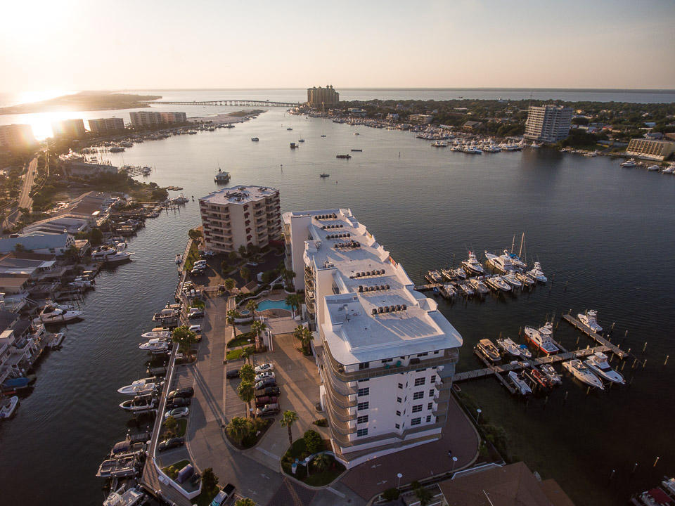 HARBOR LIGHTS - Residential