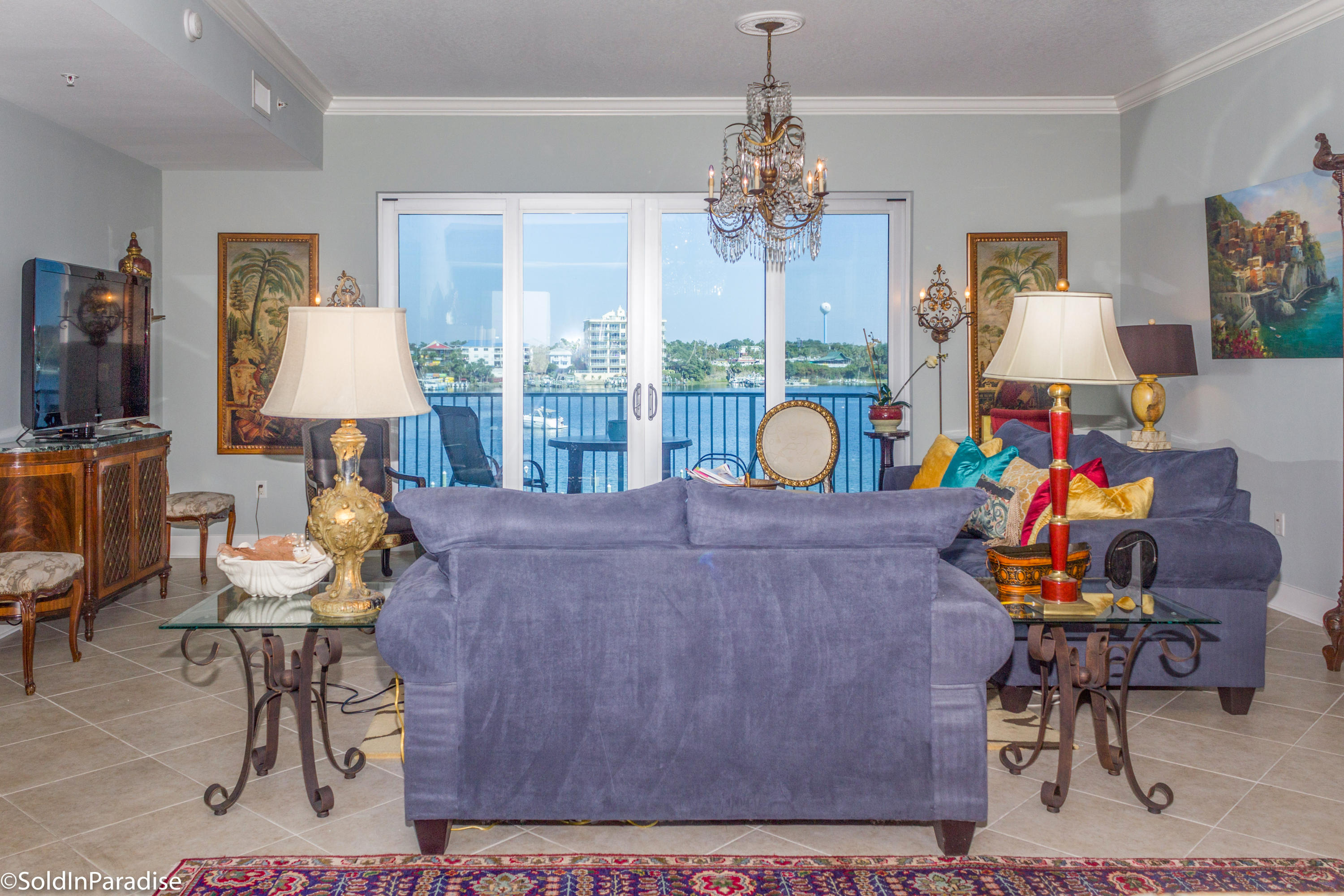 HARBOR LIGHTS - Residential