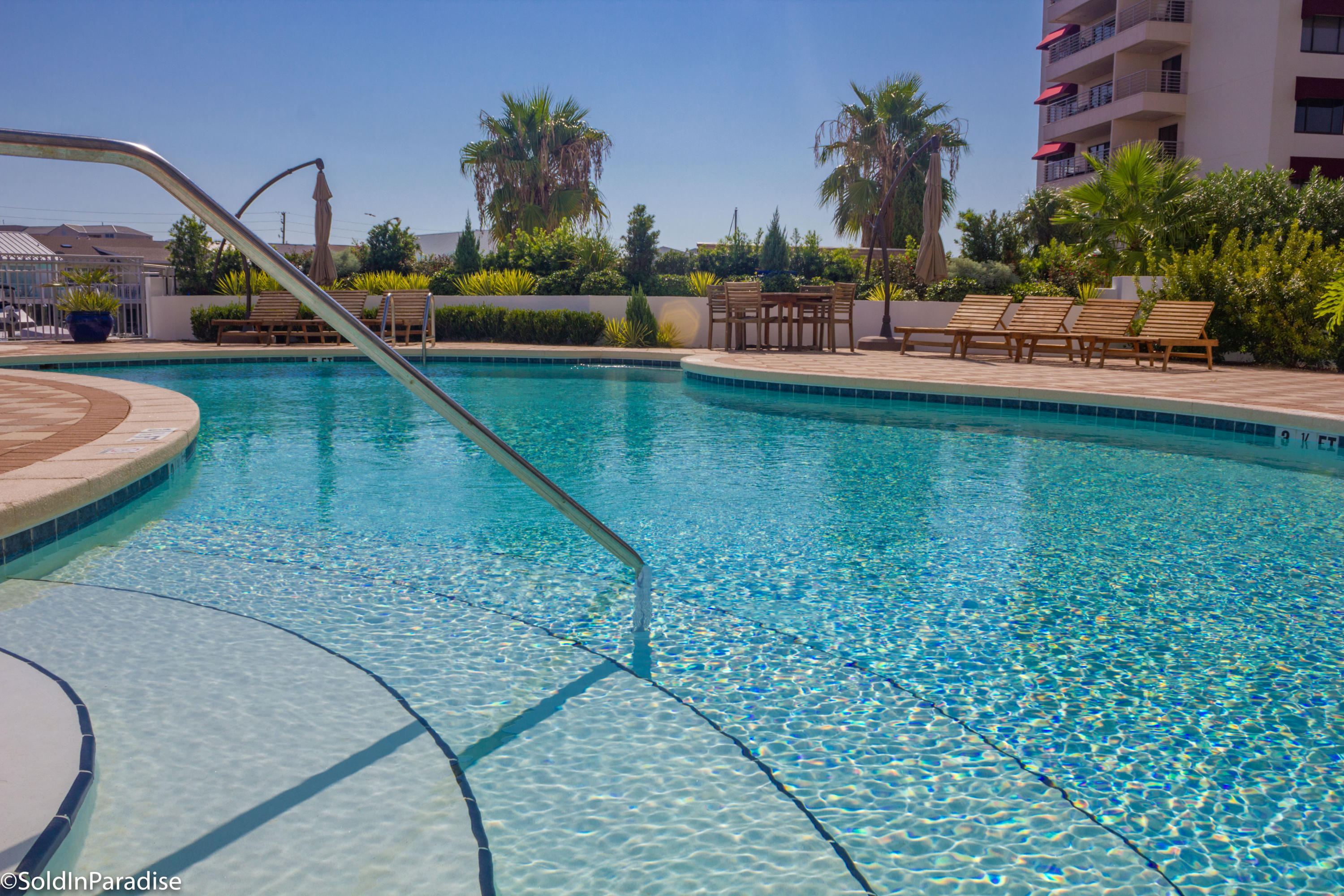 HARBOR LIGHTS - Residential