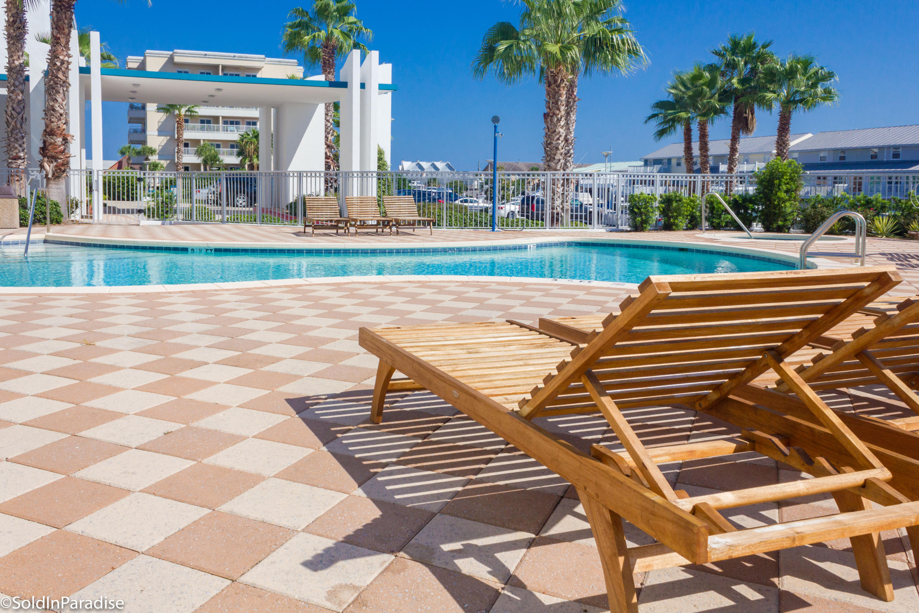 HARBOR LIGHTS - Residential