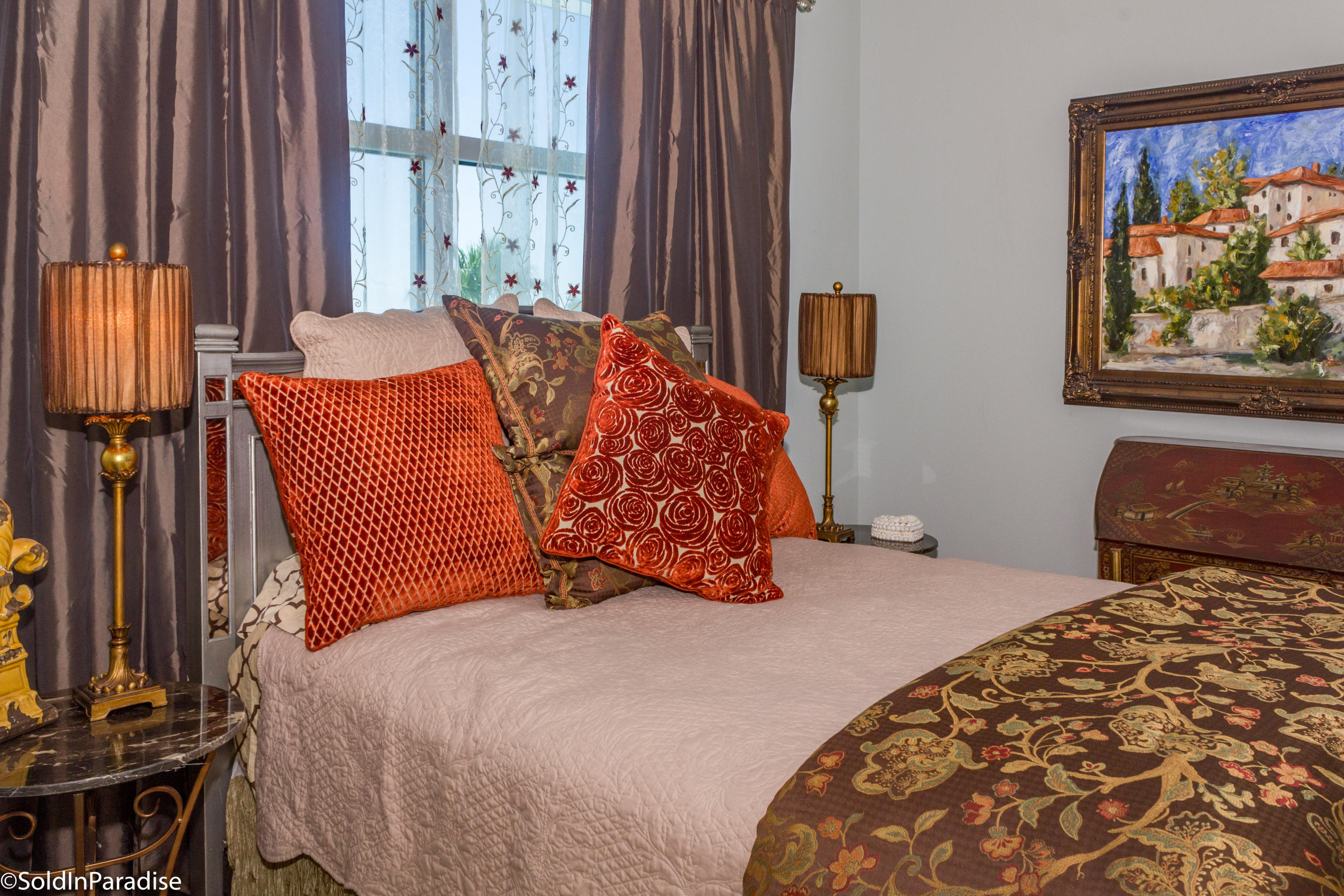 HARBOR LIGHTS - Residential