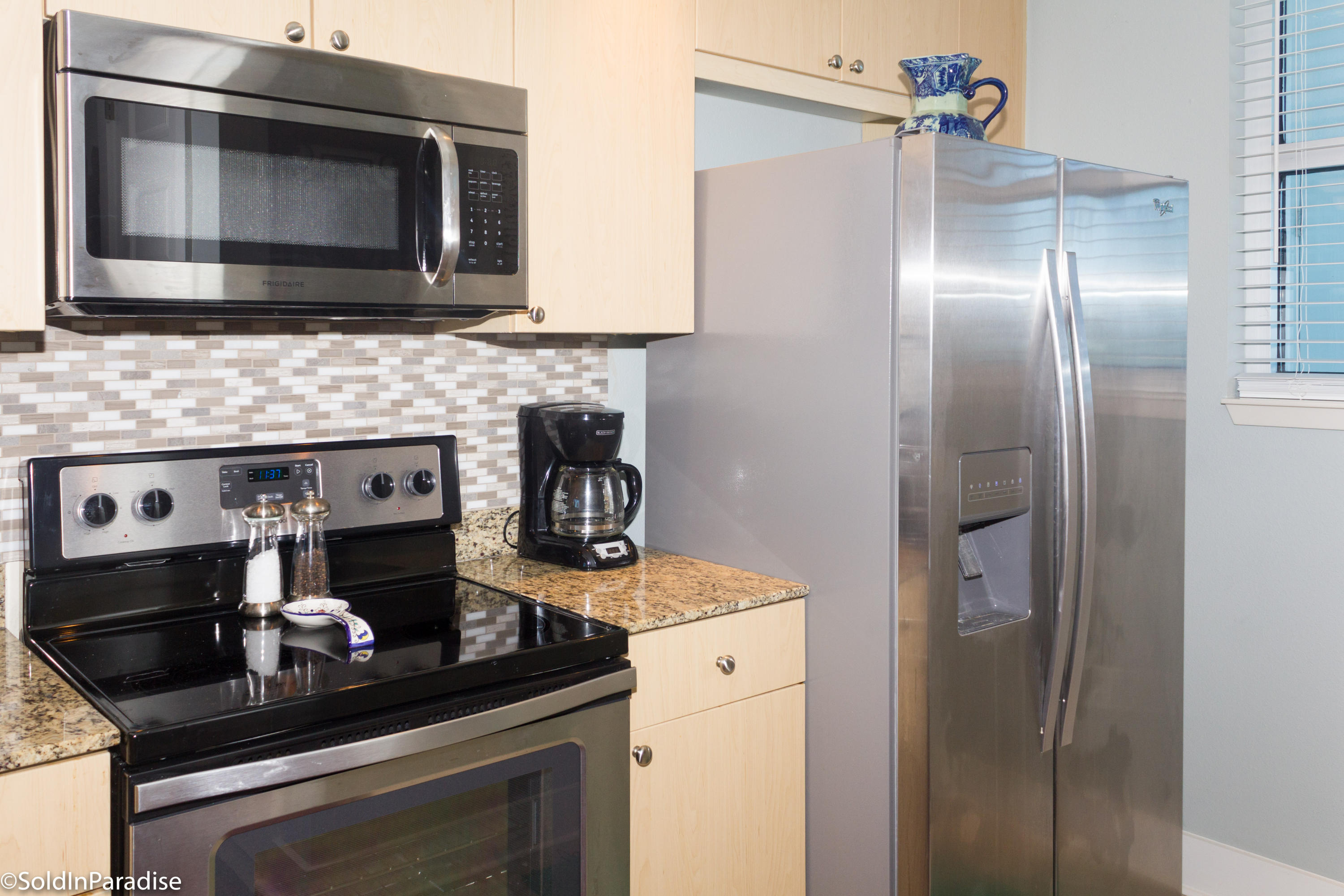 HARBOR LIGHTS - Residential