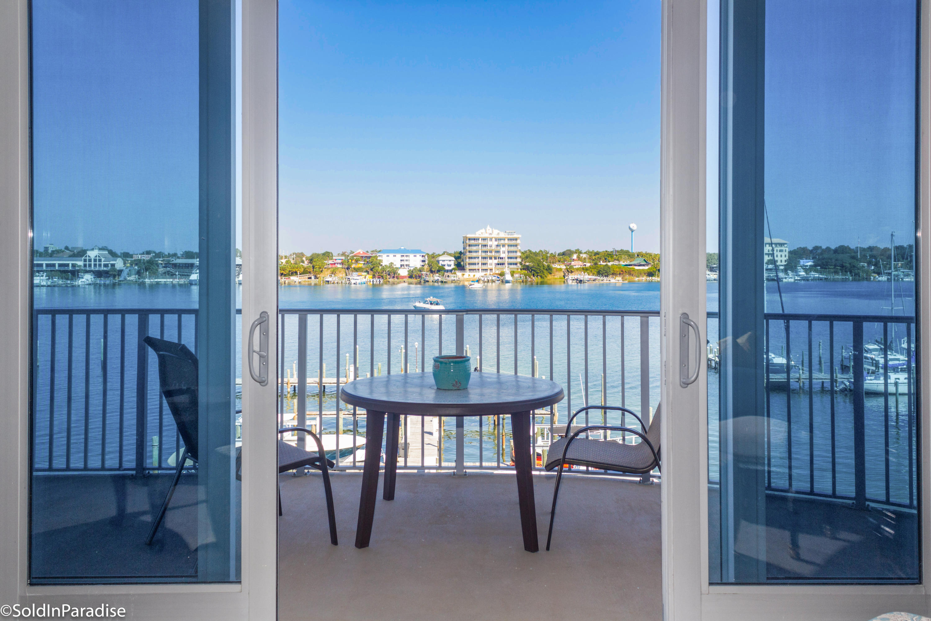 HARBOR LIGHTS - Residential