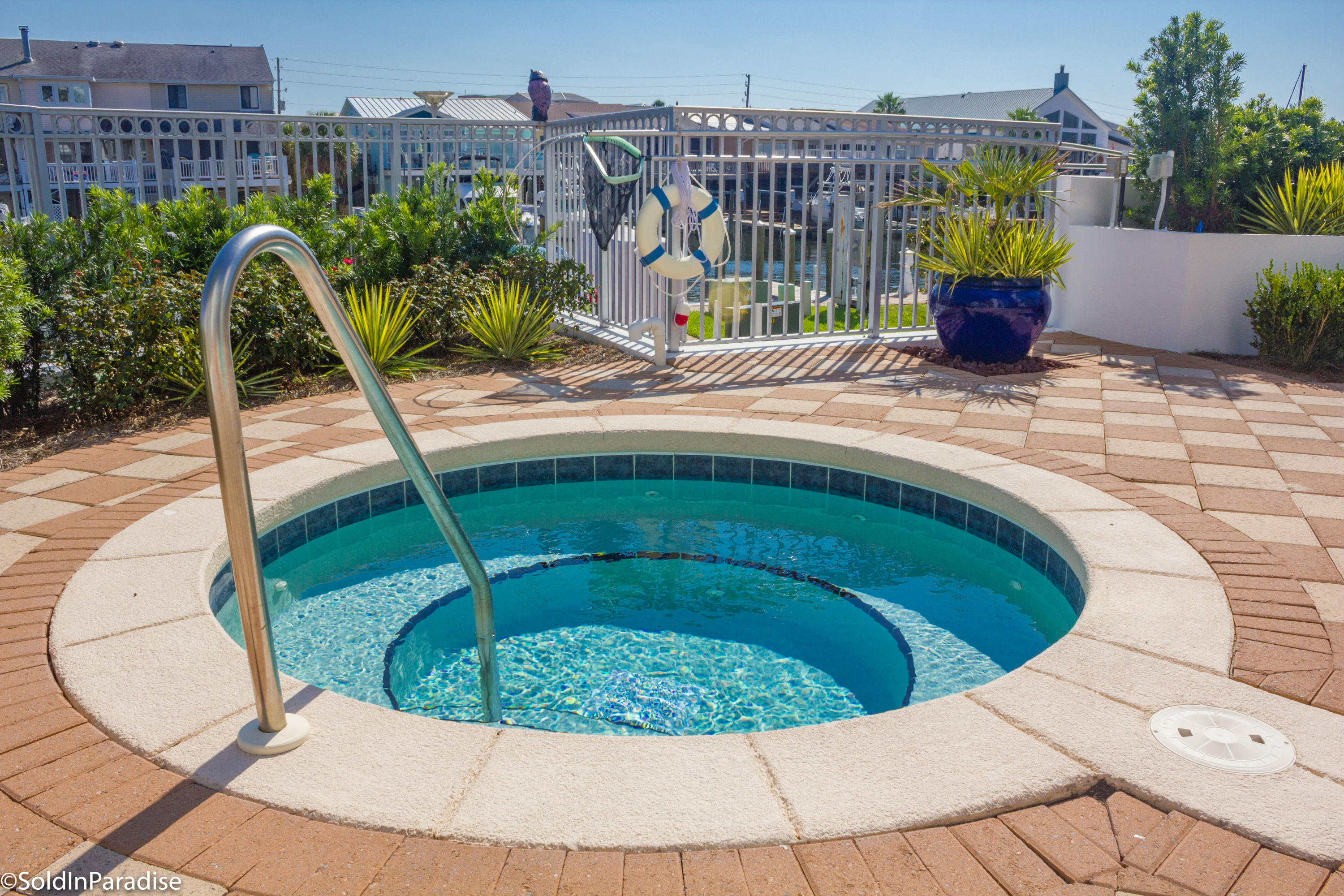 HARBOR LIGHTS - Residential