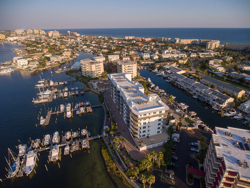 HARBOR LIGHTS - Residential