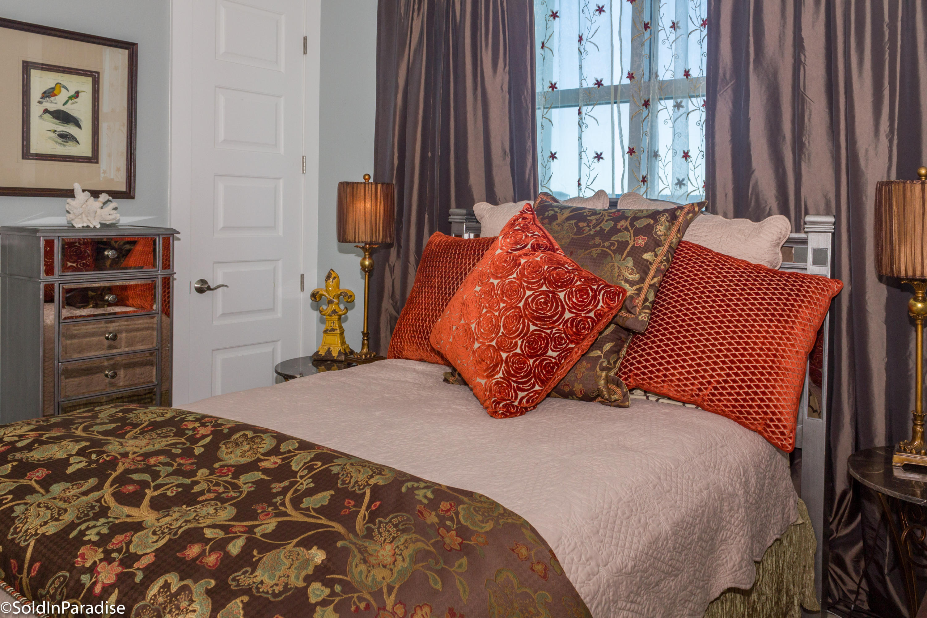 HARBOR LIGHTS - Residential