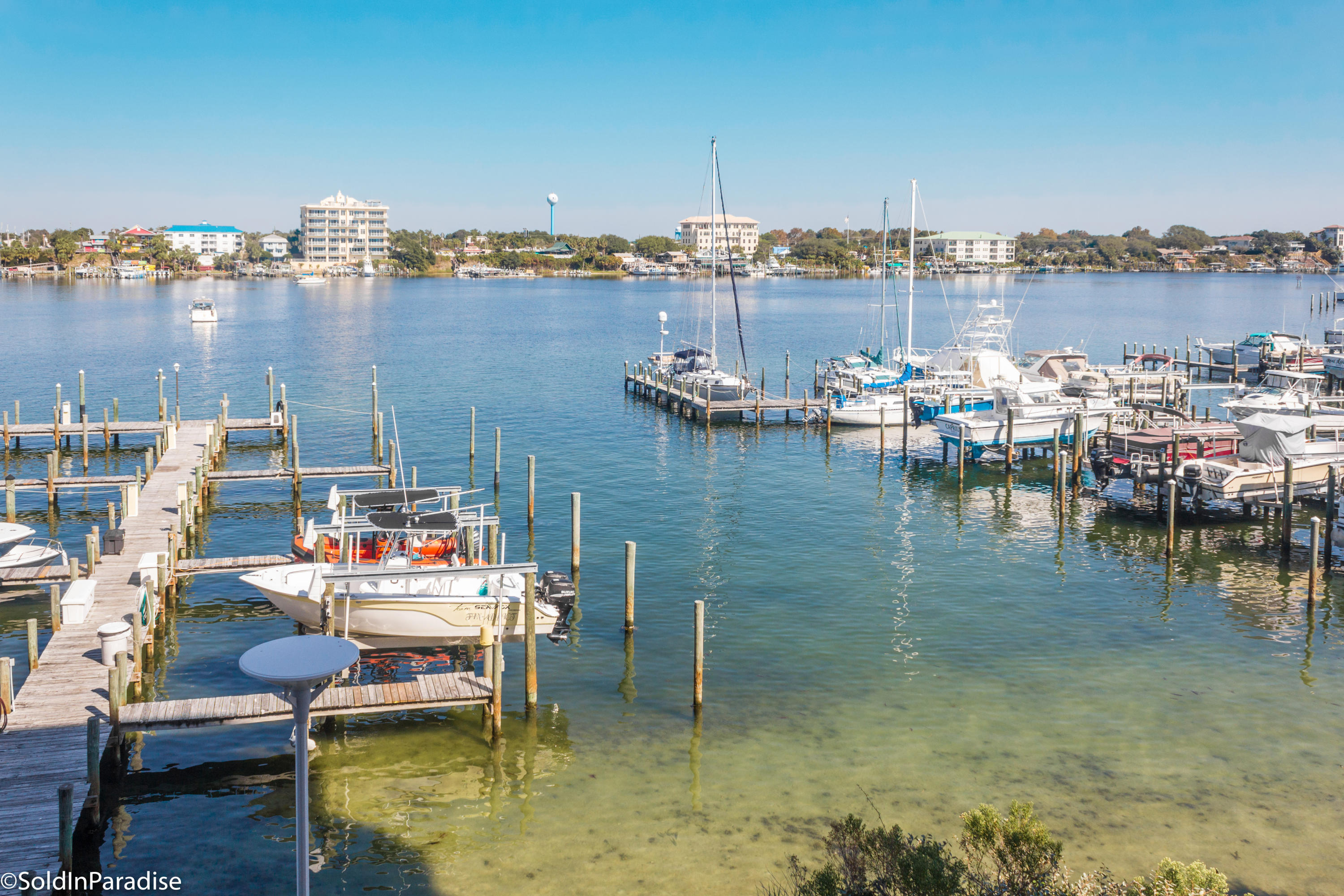 HARBOR LIGHTS - Residential