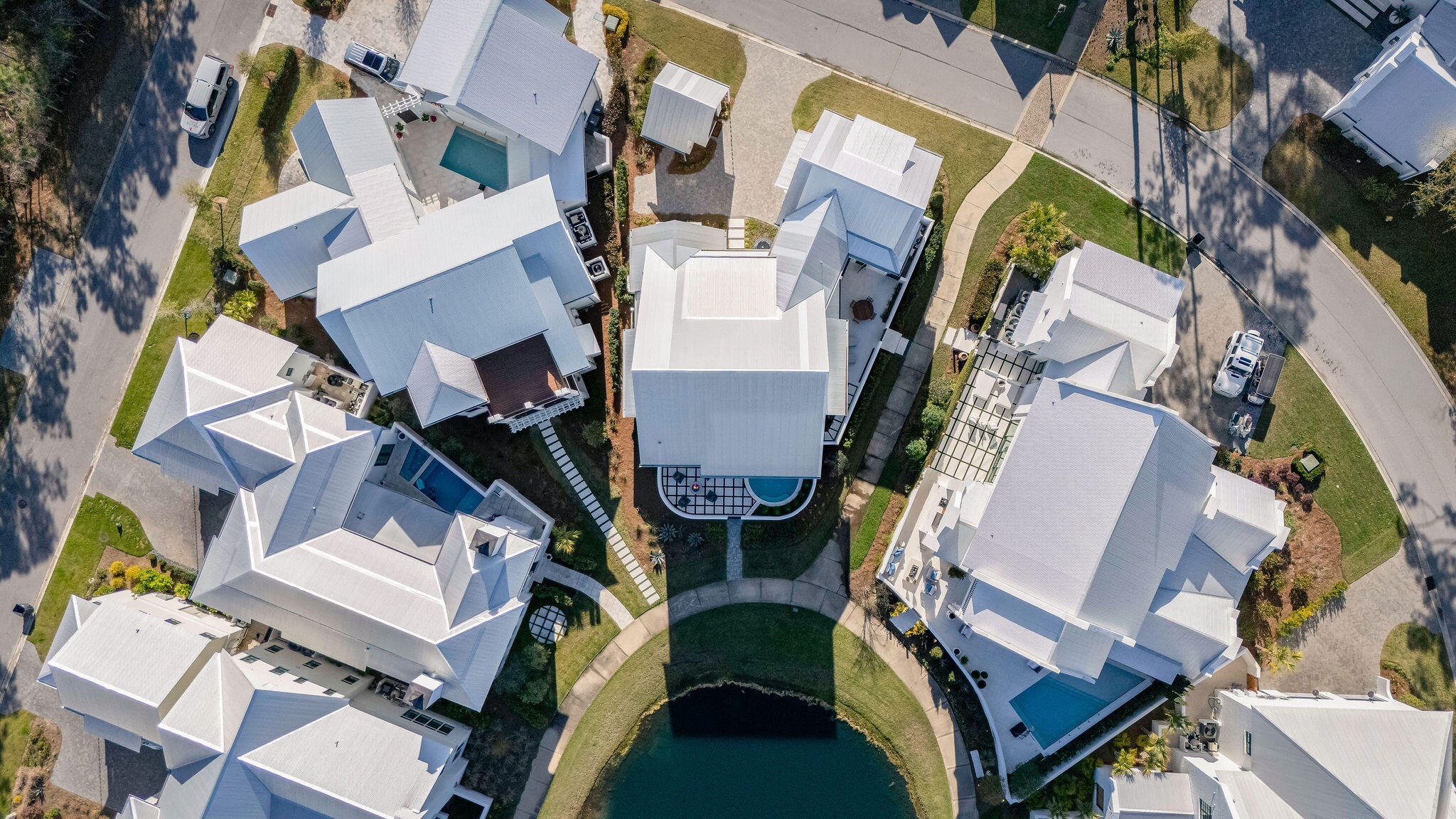 CHURCHILL OAKS - Residential